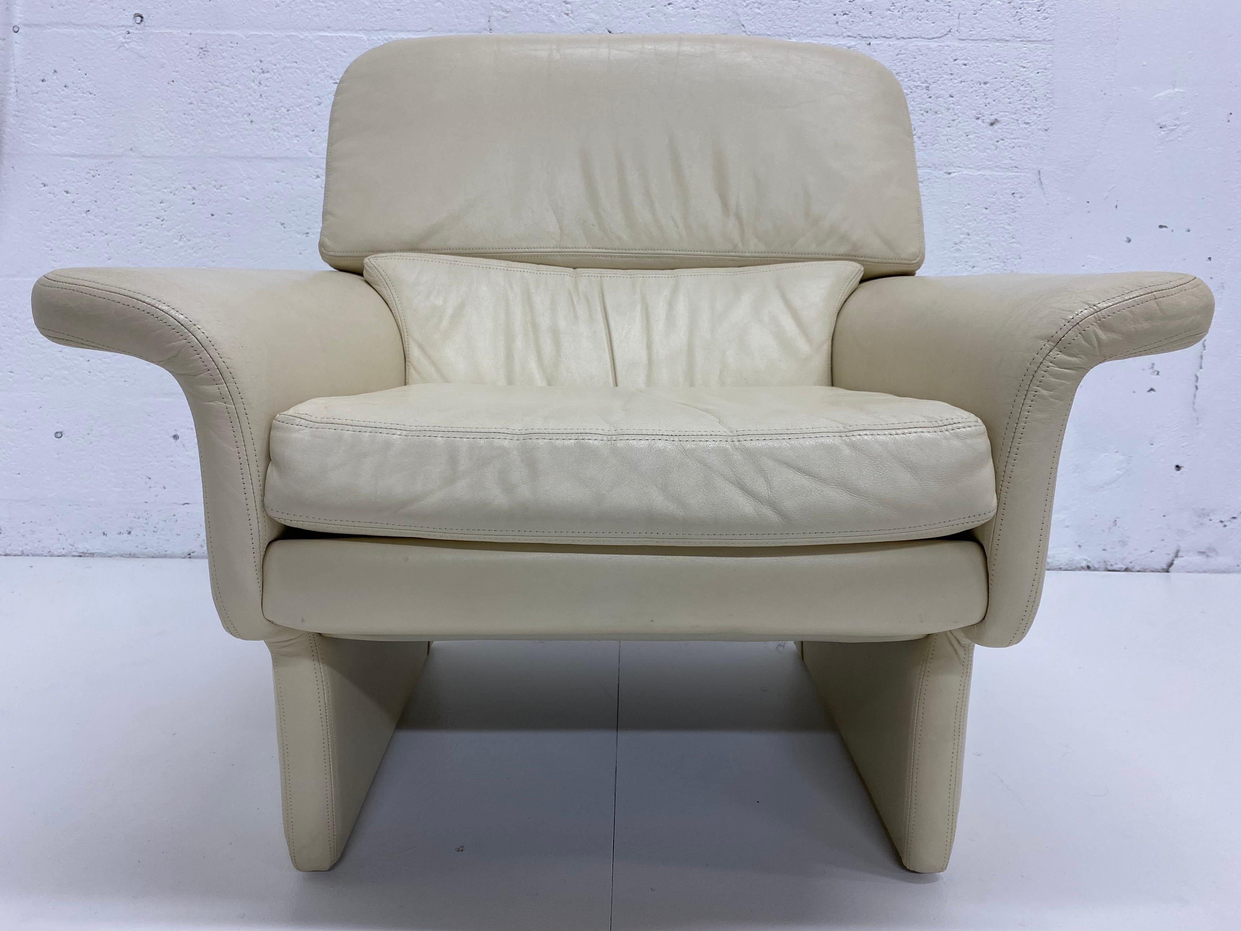 American Vladimir Kagan Attr. Cream Leather Lounge Chair for Preview, 1980s