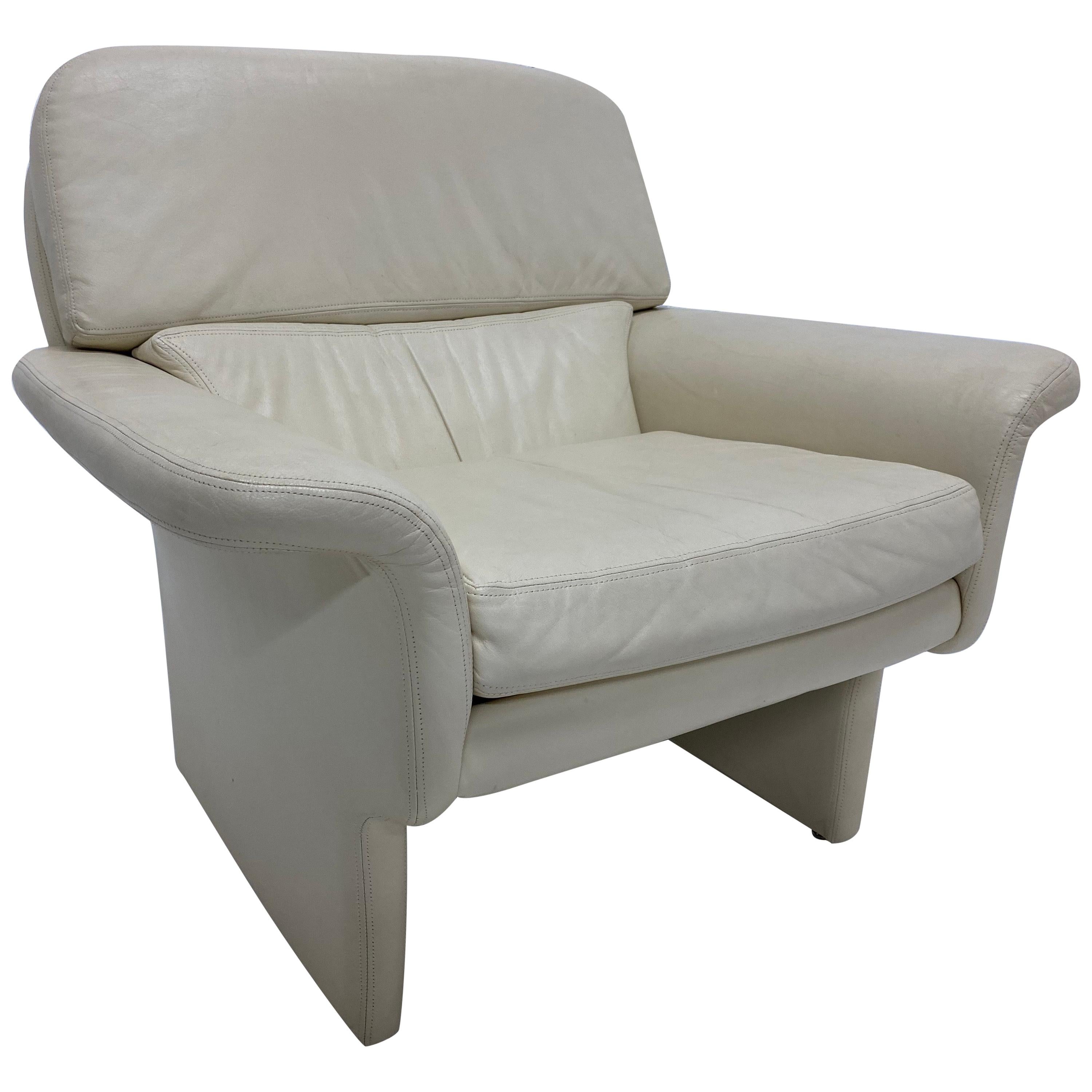 Vladimir Kagan Attr. Cream Leather Lounge Chair for Preview, 1980s