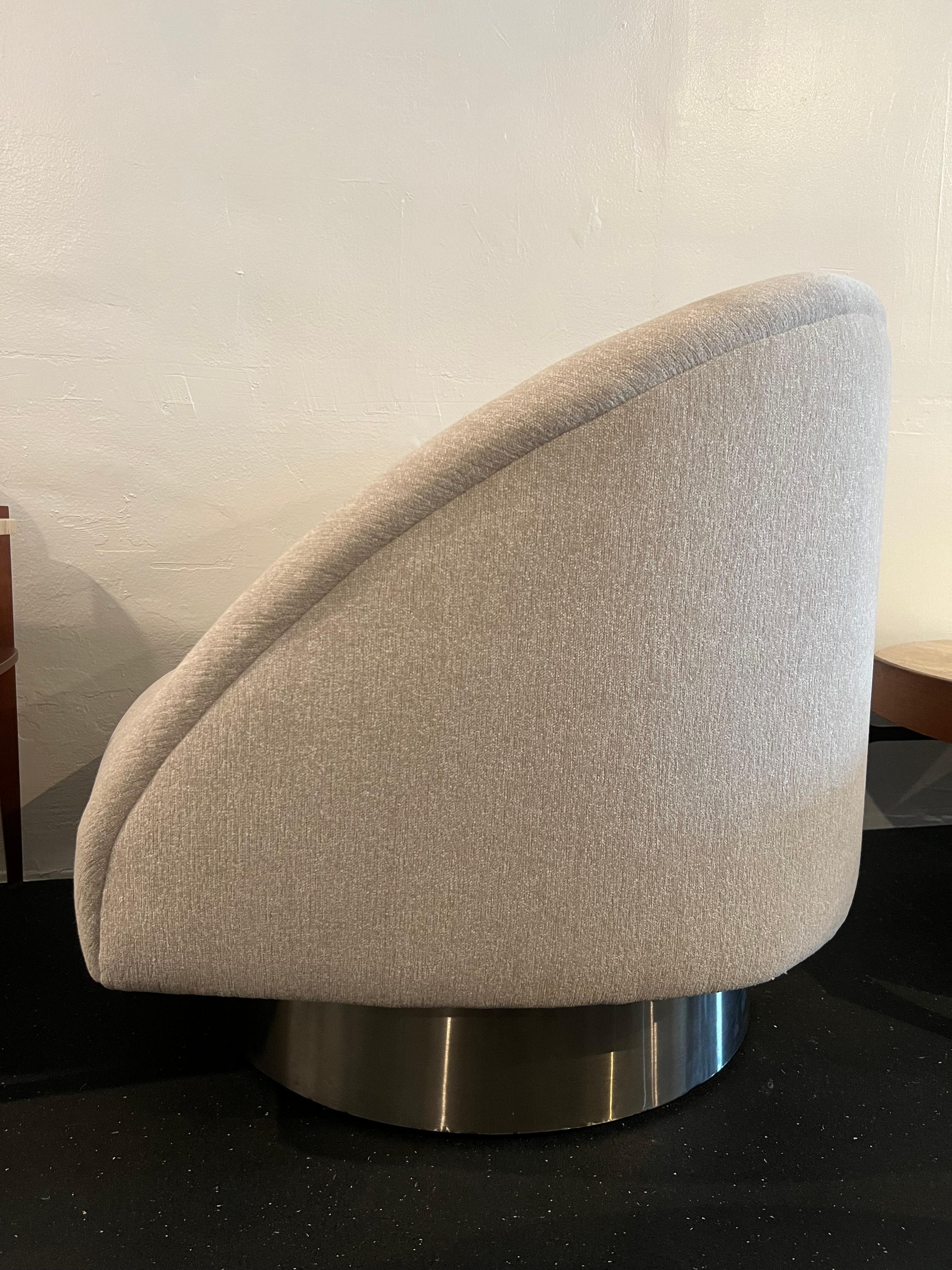 Vladimir Kagan Crescent Lounge Chair In Good Condition In West Palm Beach, FL