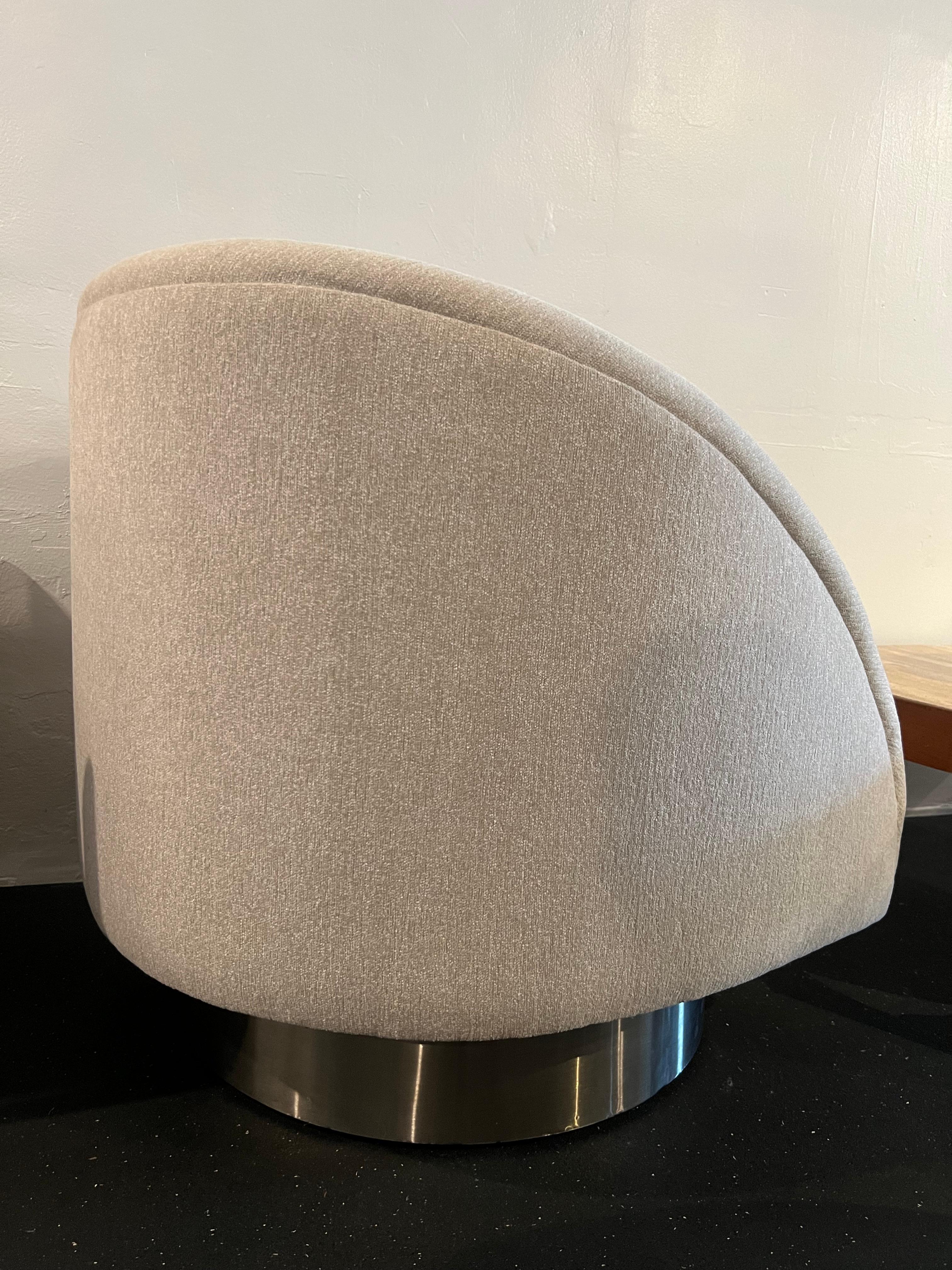 Late 20th Century Vladimir Kagan Crescent Lounge Chair