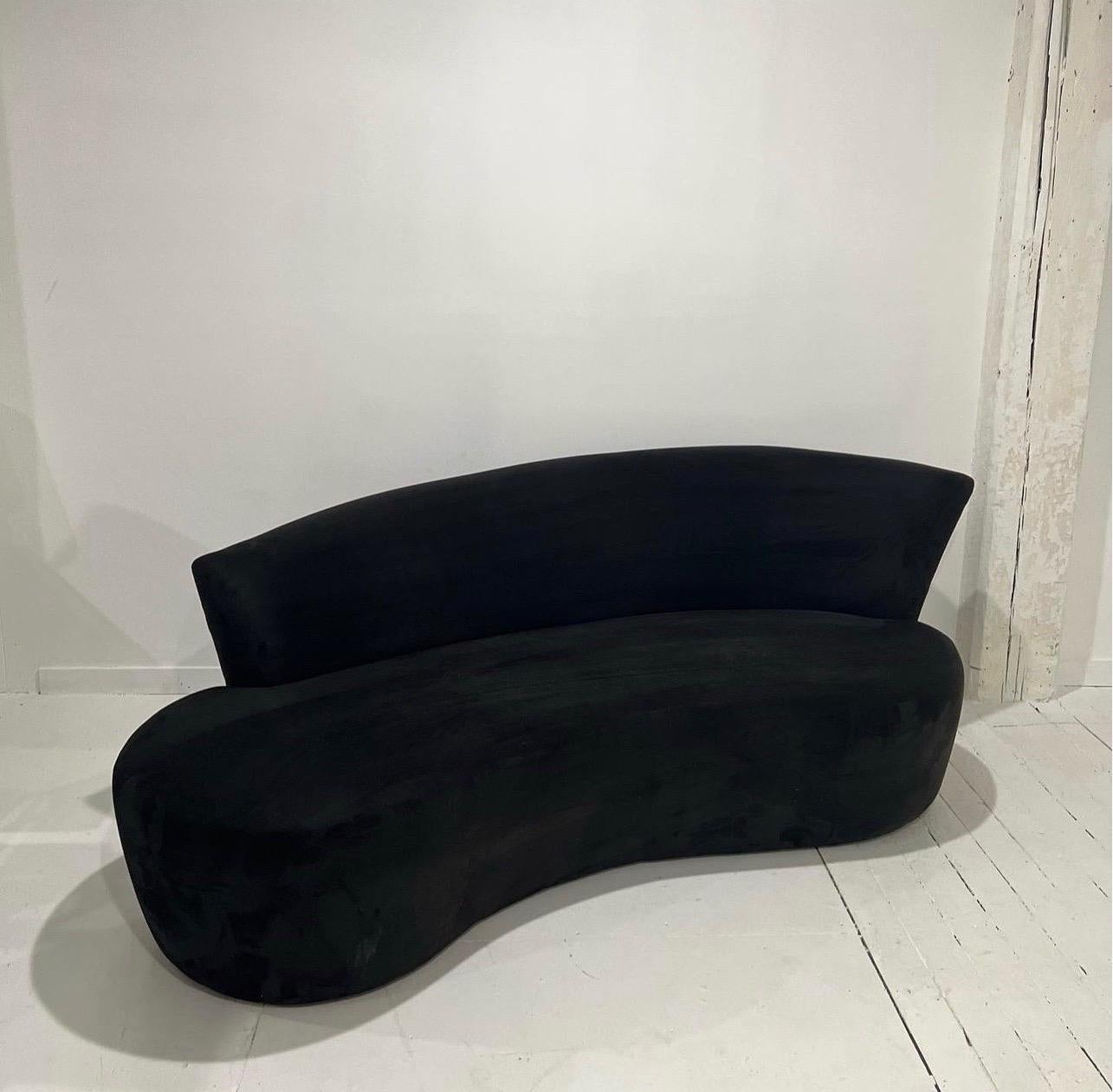 Vladimir Kagan Curved Black Sofa for Weiman / Preview In Excellent Condition In Brooklyn, NY