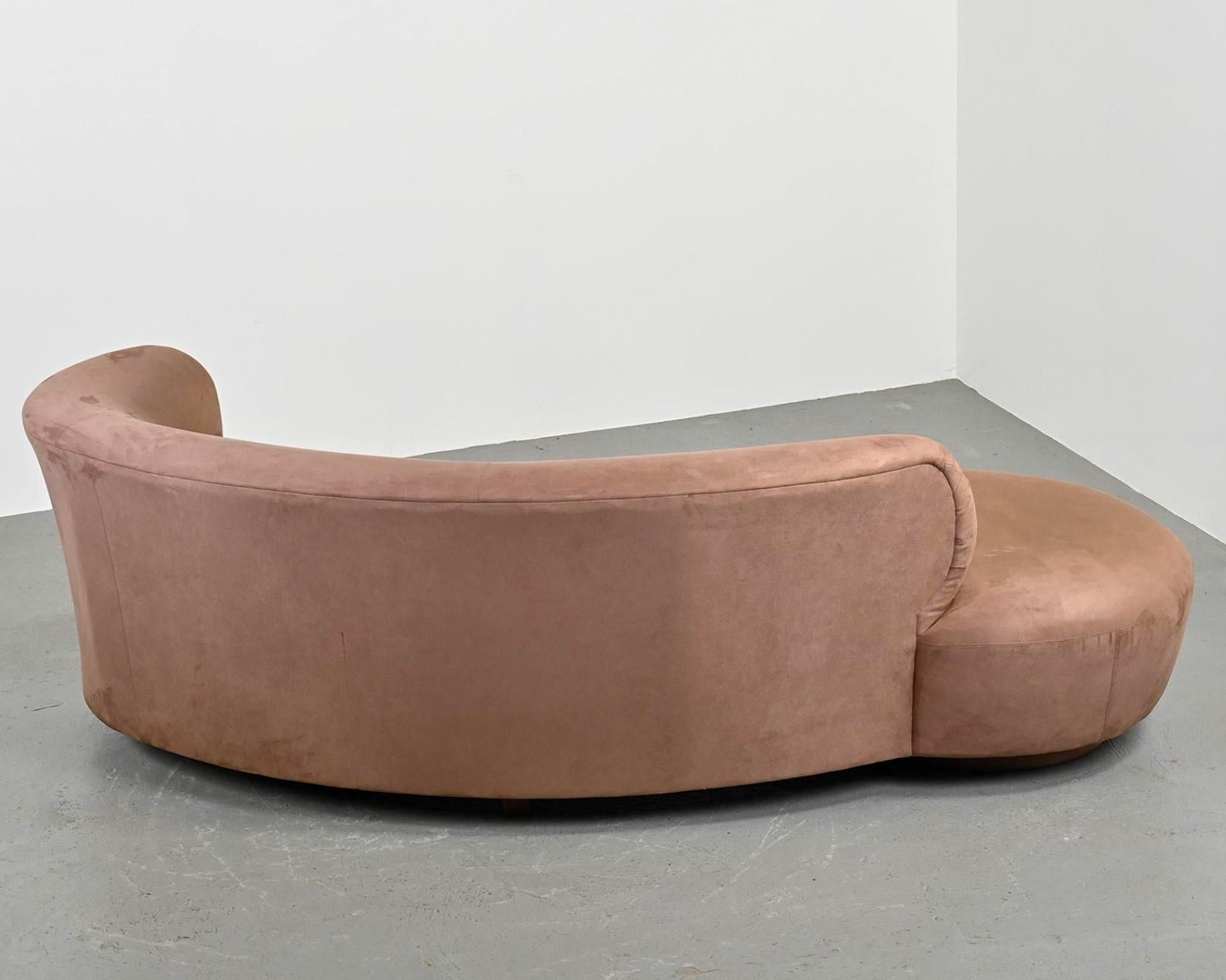 Vladimir Kagan Curved Free Form Styled Sofa in Suede Upholstery, 1990s For Sale 1