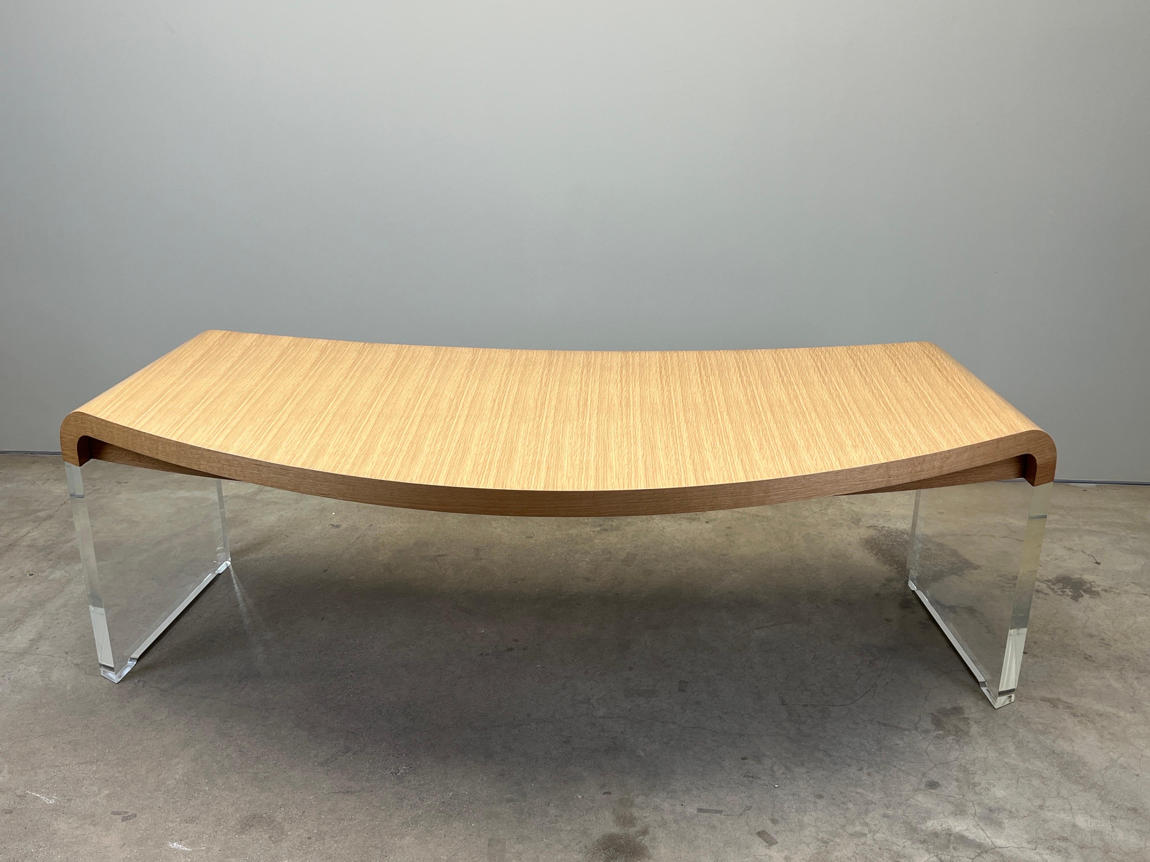 Scrivania curva Vladimir Kagan in lucite e Oak in vendita 12