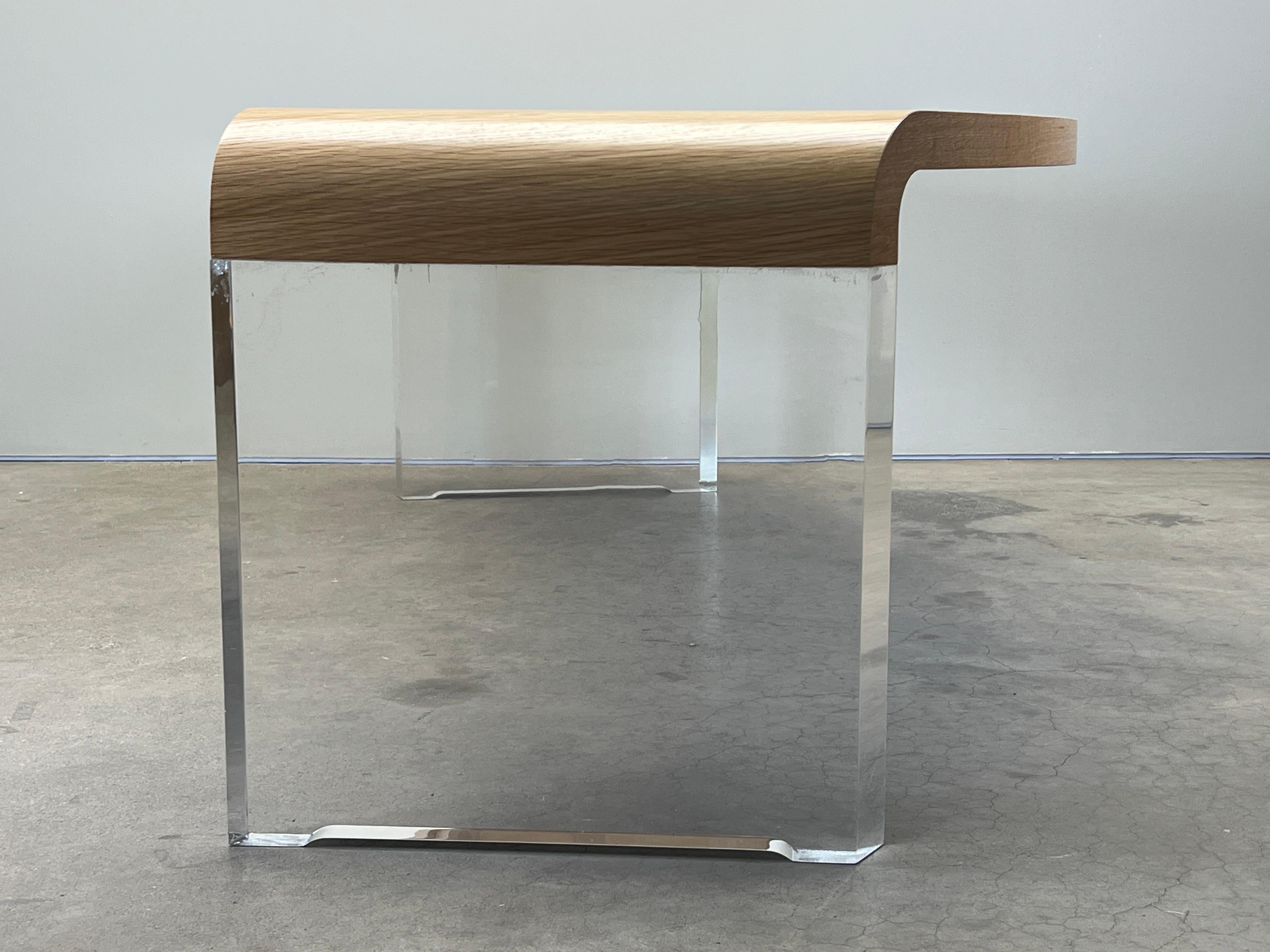 Scrivania curva Vladimir Kagan in lucite e Oak in vendita 2
