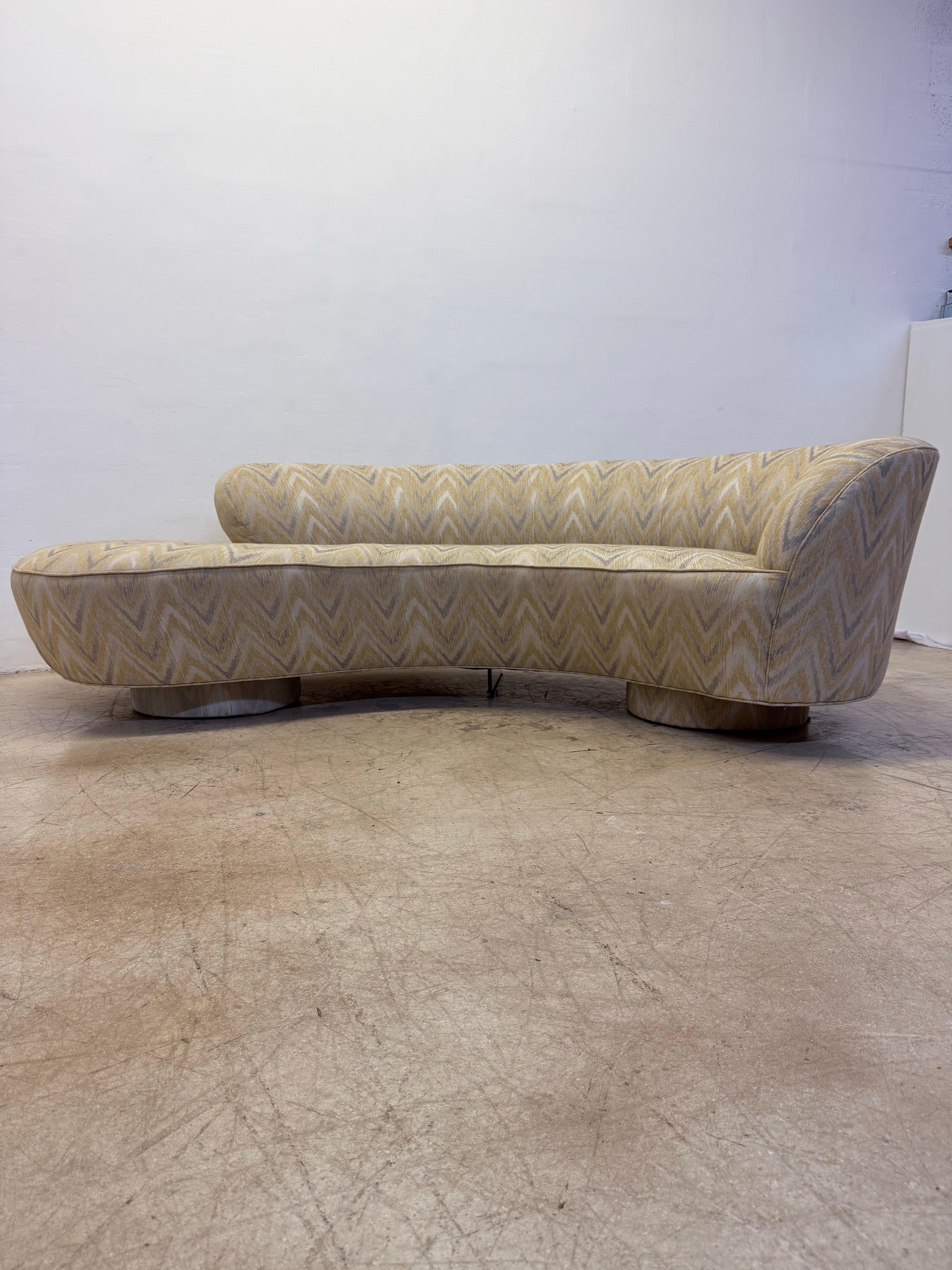 Vladimir Kagan Curved Serpentine Cloud Sofa for Directional 4