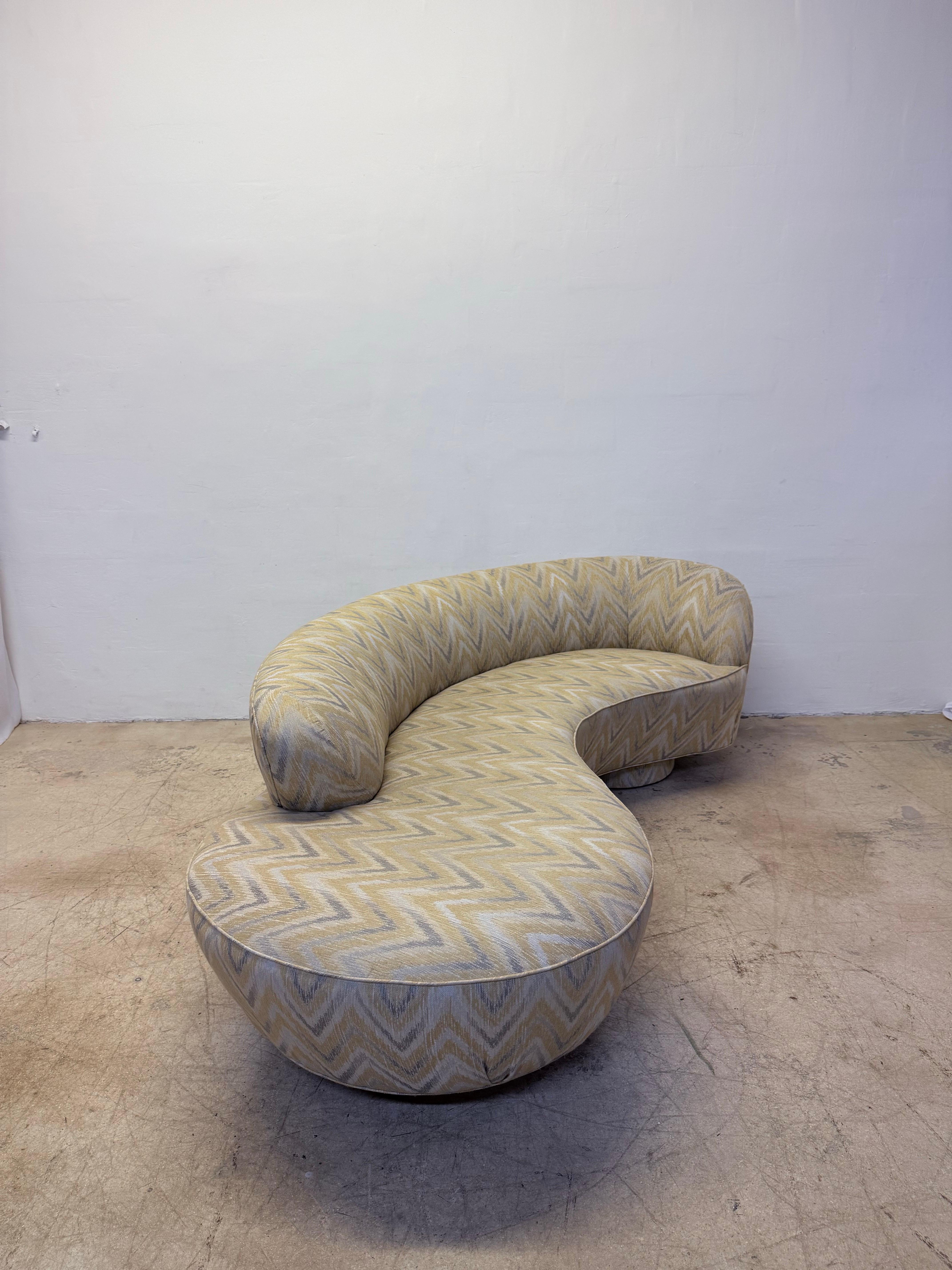 Vladimir Kagan Curved Serpentine Cloud Sofa for Directional In Good Condition In Miami, FL