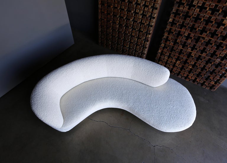 Vladimir Kagan Curved Serpentine Cloud Sofa for Directional In Good Condition In Costa Mesa, CA