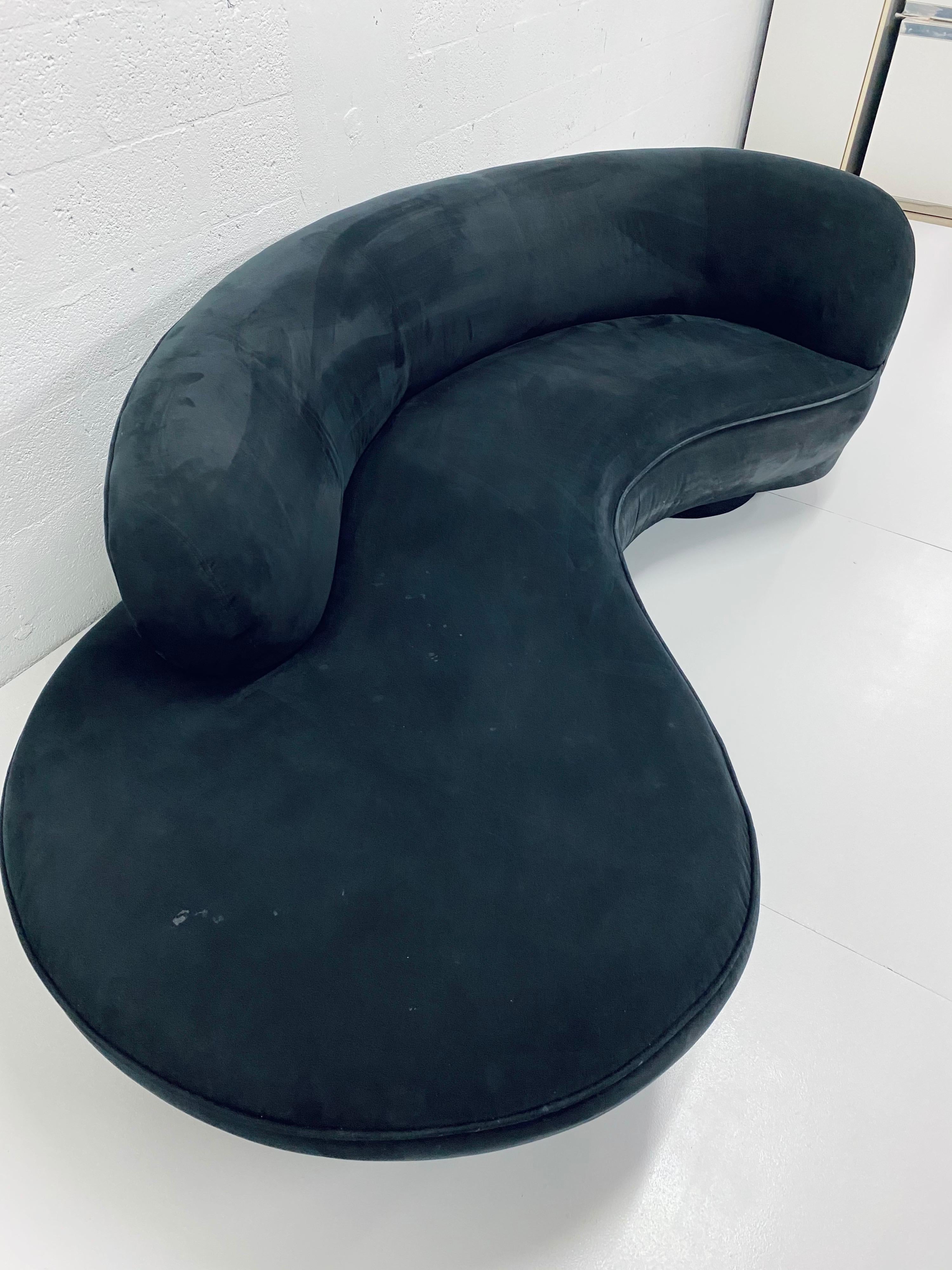 Vladimir Kagan Curved Serpentine Sofa for Directional In Fair Condition In Miami, FL