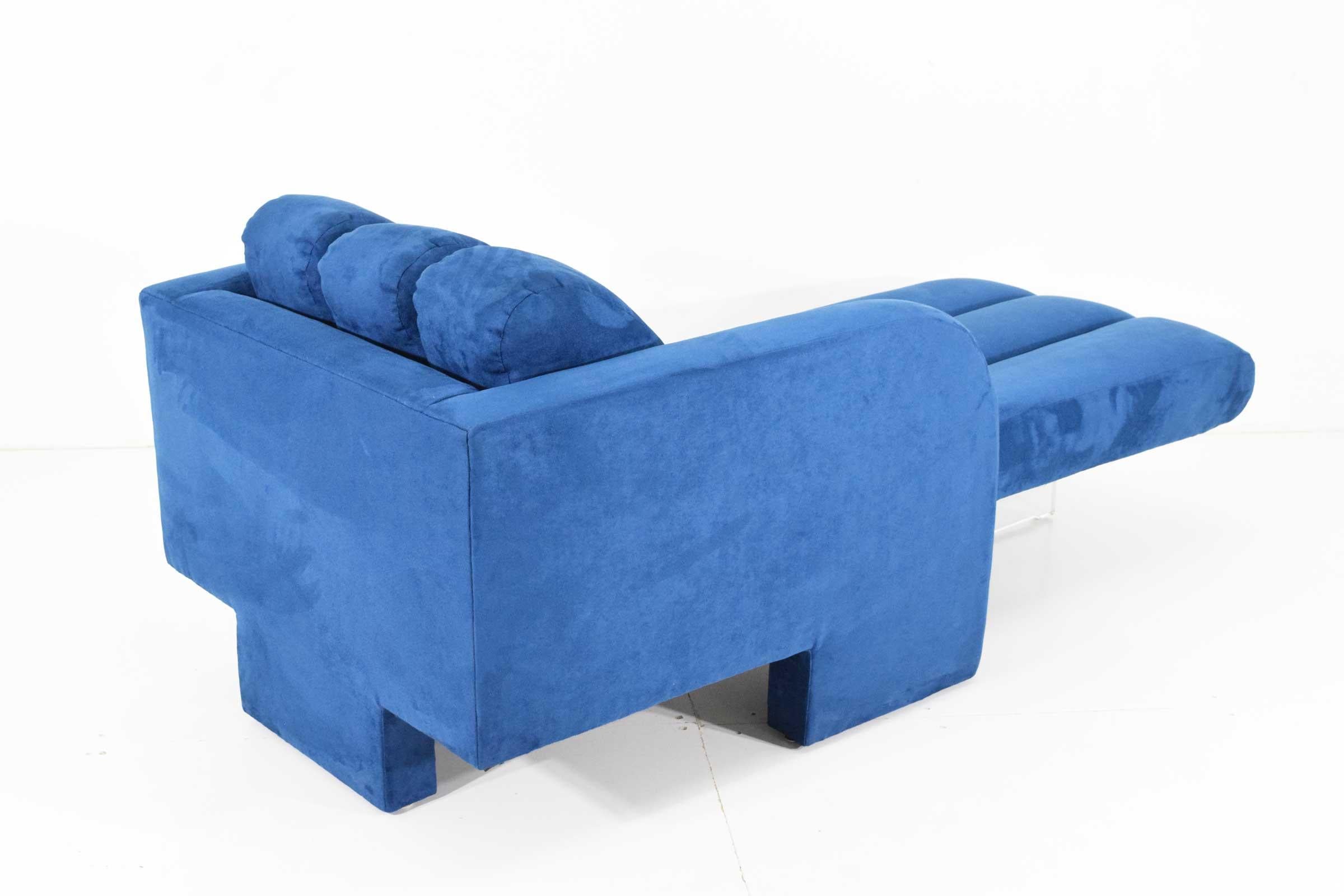 Beautiful chaise by Vladimir Kagan. New upholstery in a soft faux suede by Castel from Italy.
