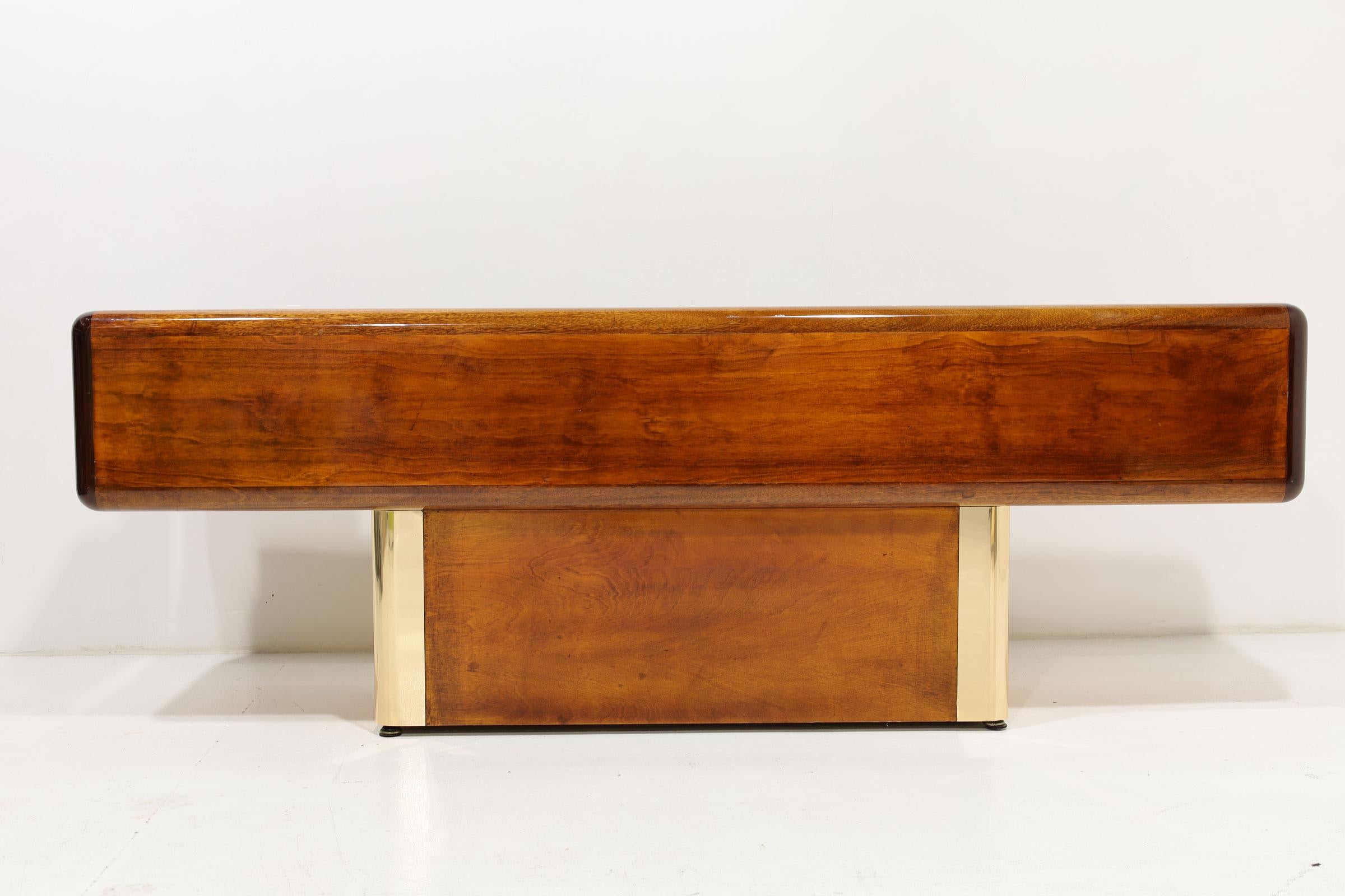 Vladimir Kagan Design Credenza in Burl and Mahogany with Brass Base In Good Condition For Sale In Dallas, TX