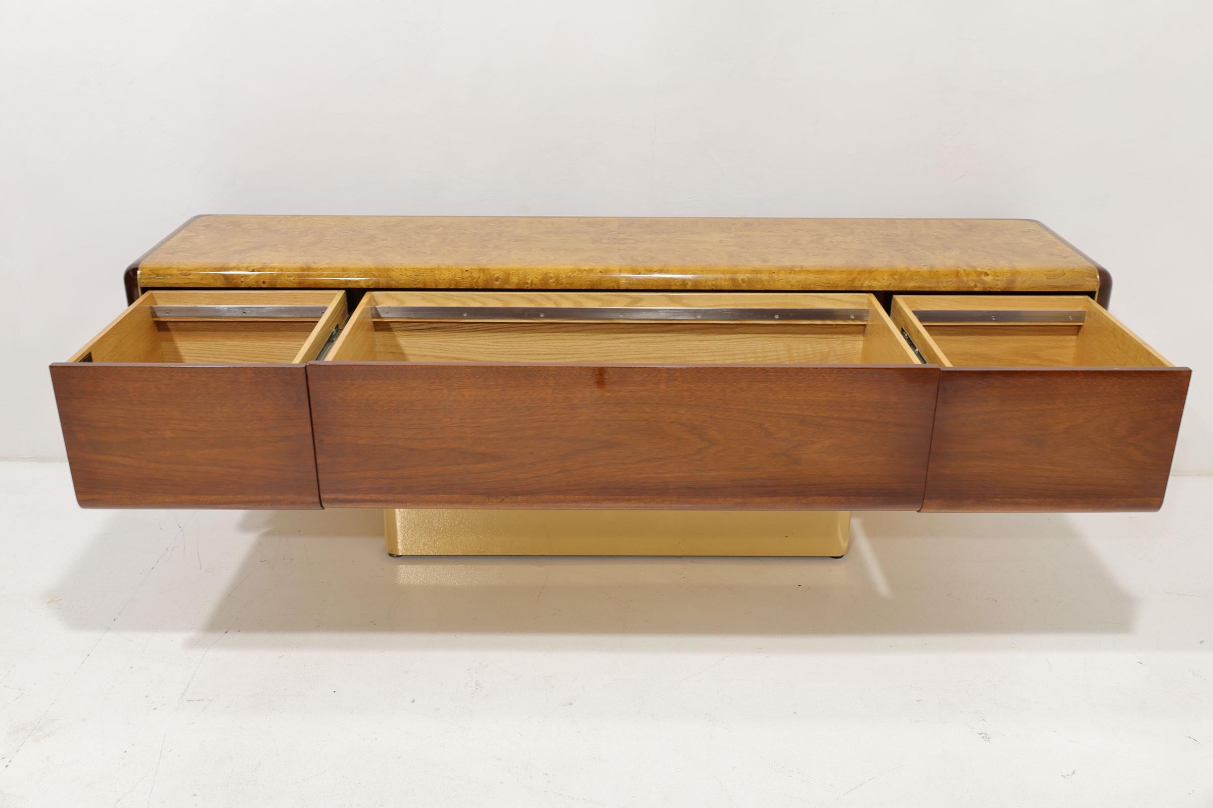 Metal Vladimir Kagan Design Credenza in Burl and Mahogany with Brass Base For Sale