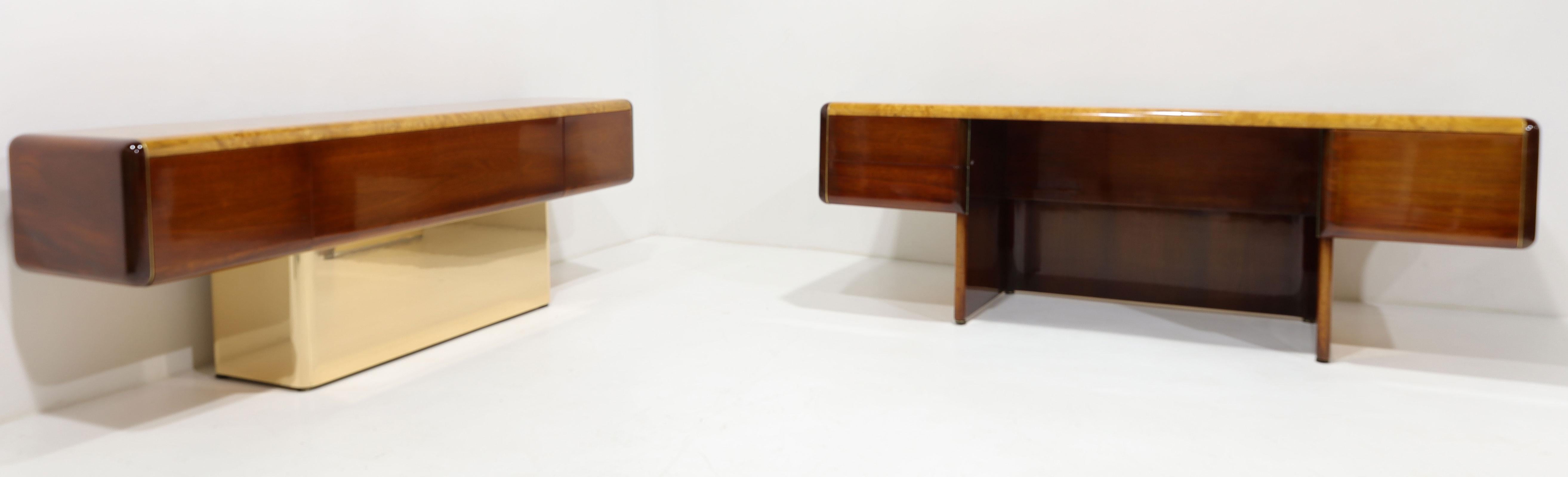 20th Century Vladimir Kagan Design Desk and Credenza in Burl and Mahogany with Brass Base For Sale