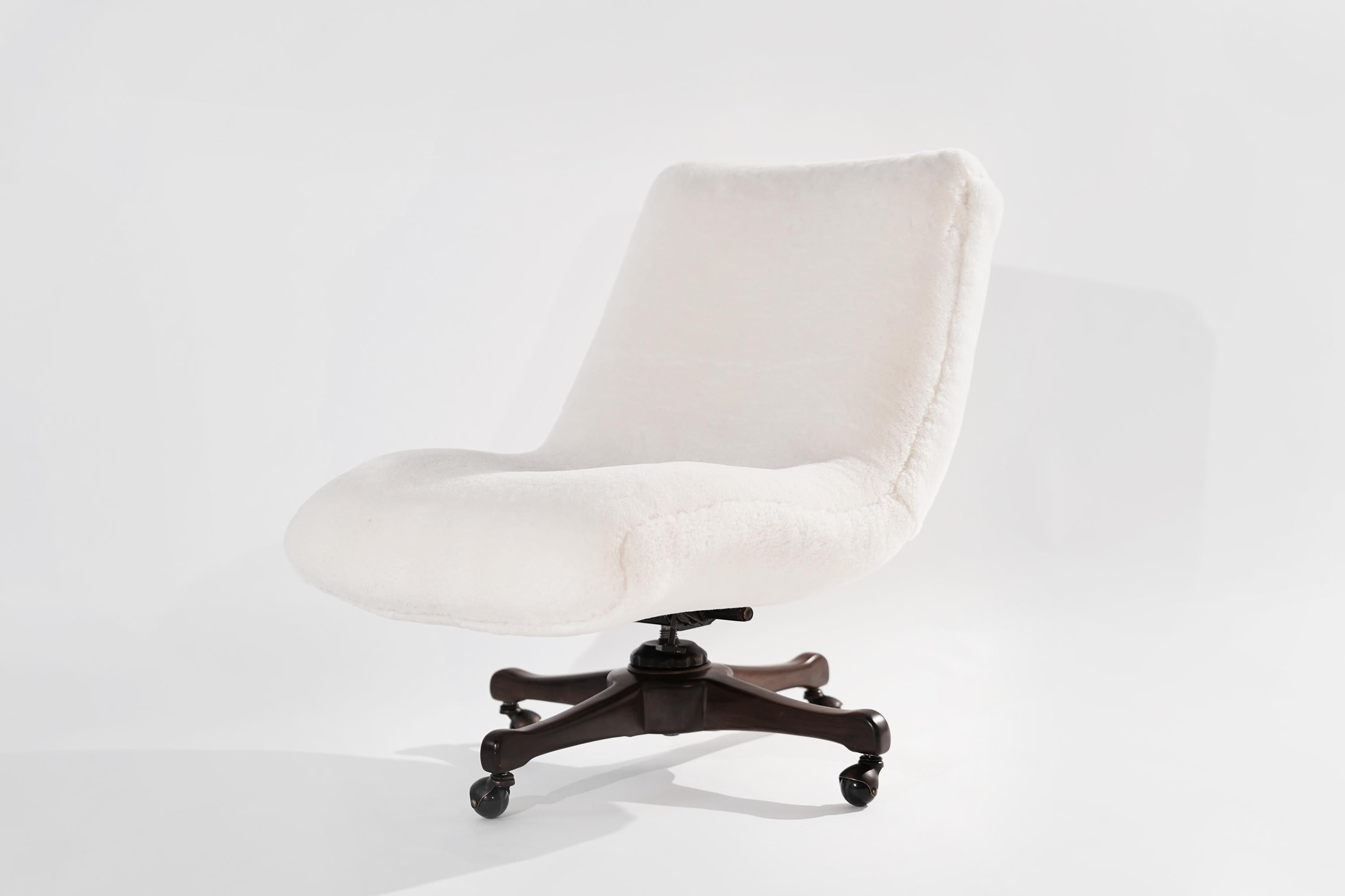 Vladimir Kagan Desk Chair in Shearling for Kagan-Dreyfuss, circa 1950s In Excellent Condition In Westport, CT