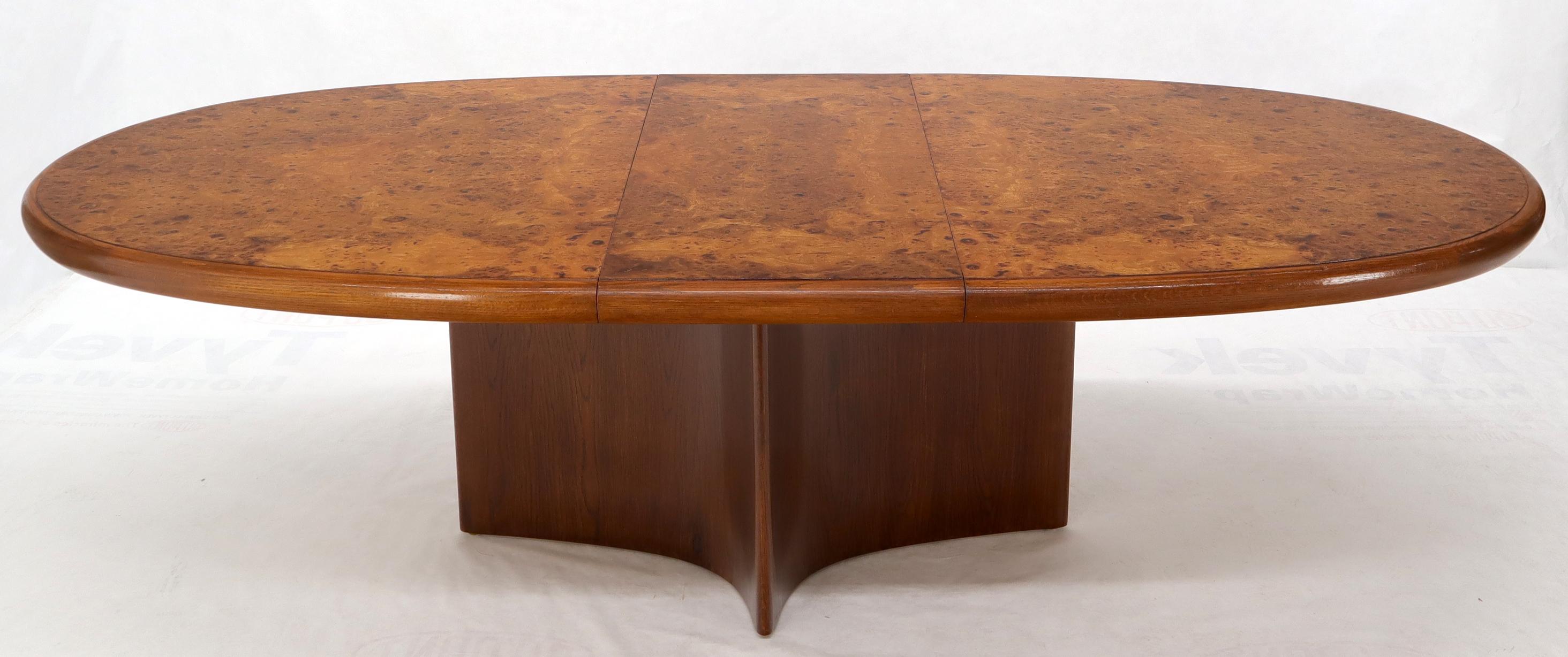 Mid-Century Modern oval burl wood dining or conference table by Vladimir Kagan. Closed measures 84