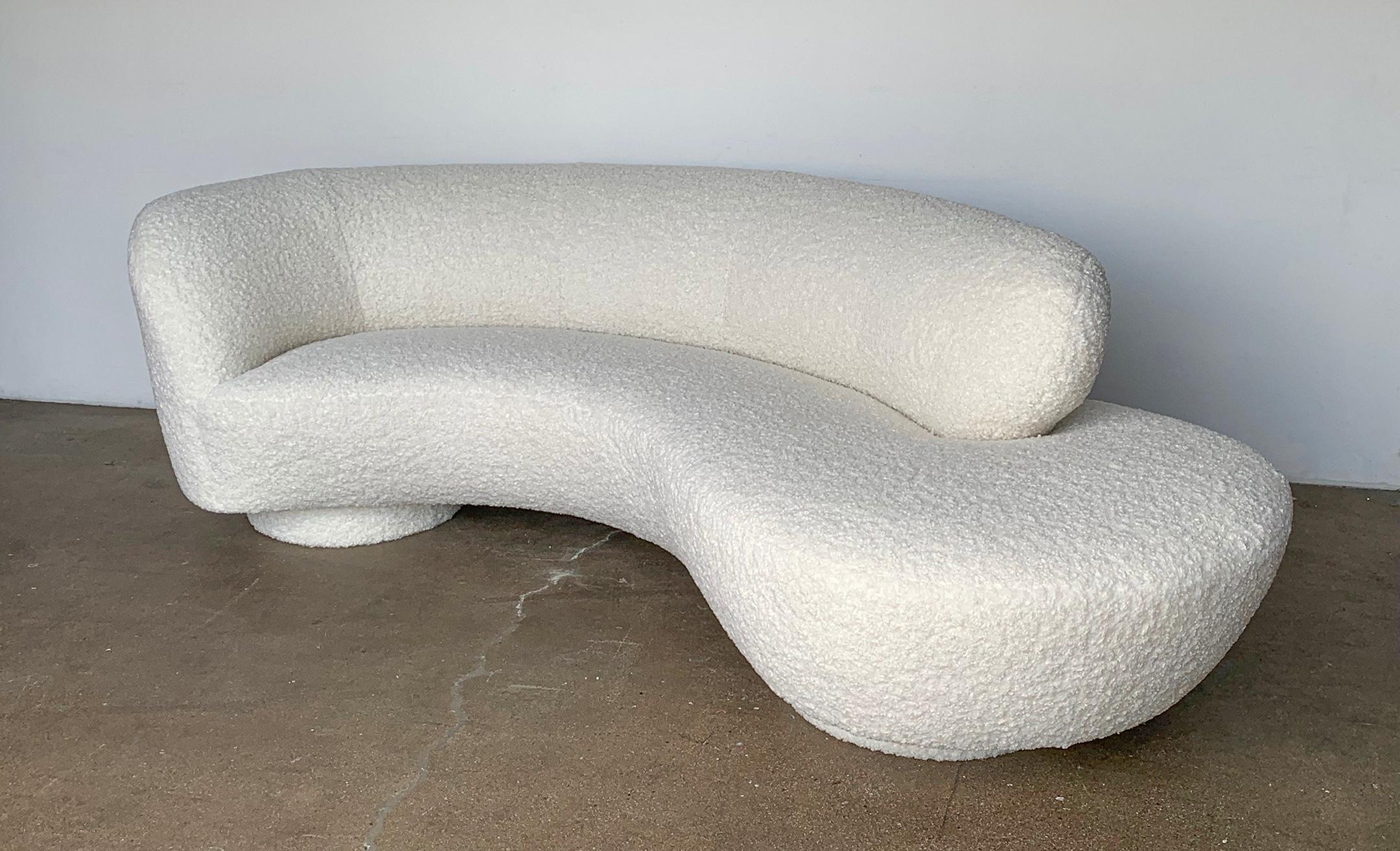 Post-Modern Vladimir Kagan Directional Serpentine Cloud Sofa in Ivory Boucle