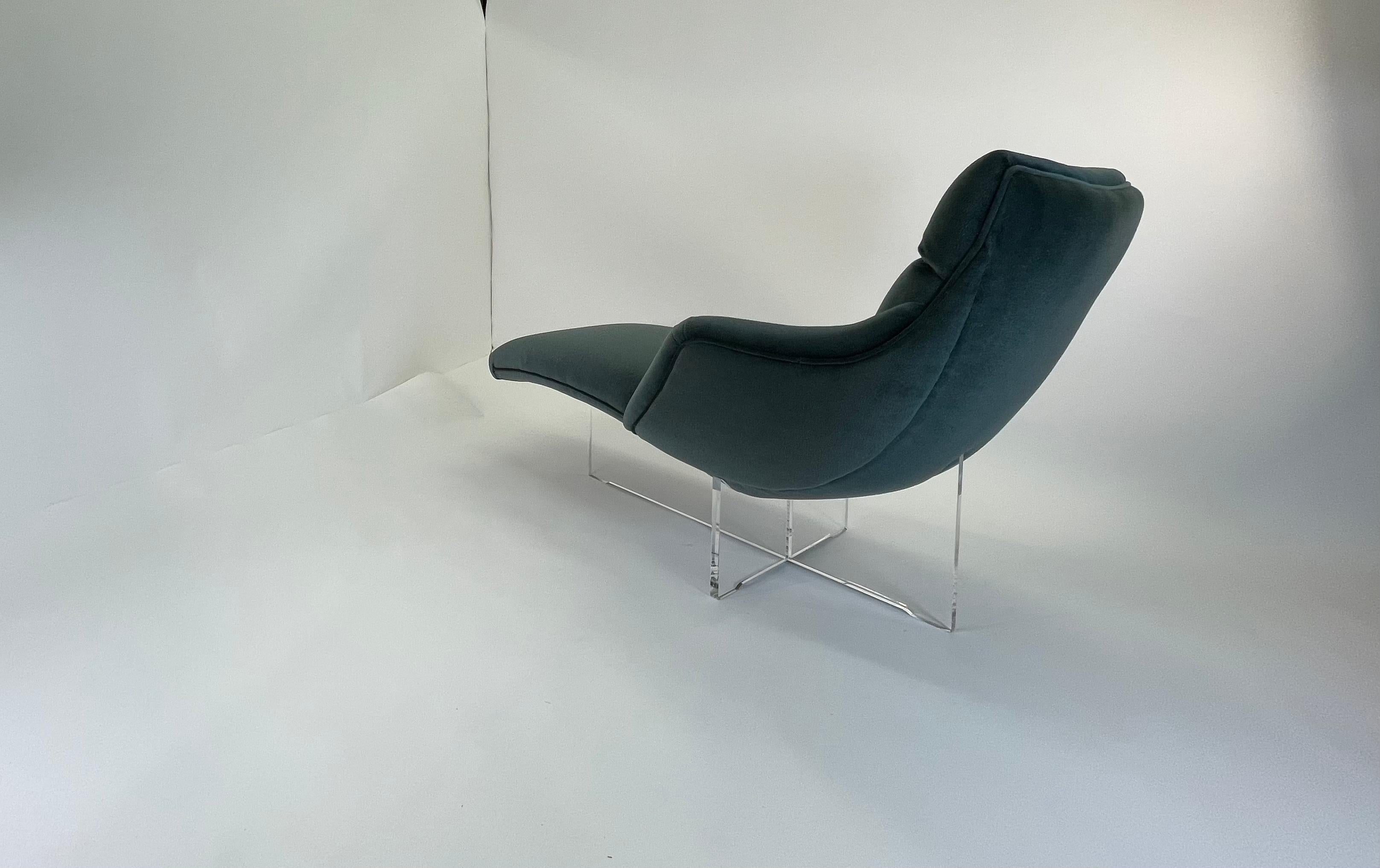 Mid-Century Modern Vladimir Kagan Erica Chaise Lounge Chair in Mohair For Sale