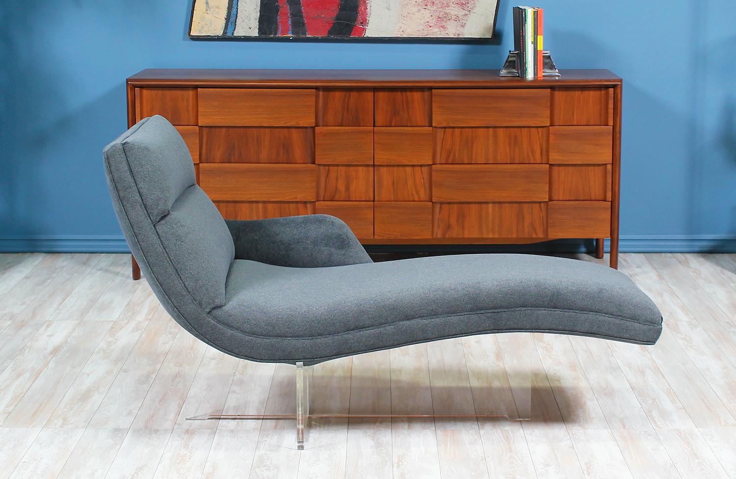 Sophisticated Chaise Lounge designed by Vladimir Kagan for Weiman Preview Furniture in the United States circa 1970’s. The “Erica” chaise was named after Kagan’s wife and features a sculptural “S” shaped seat rest. This piece has been newly