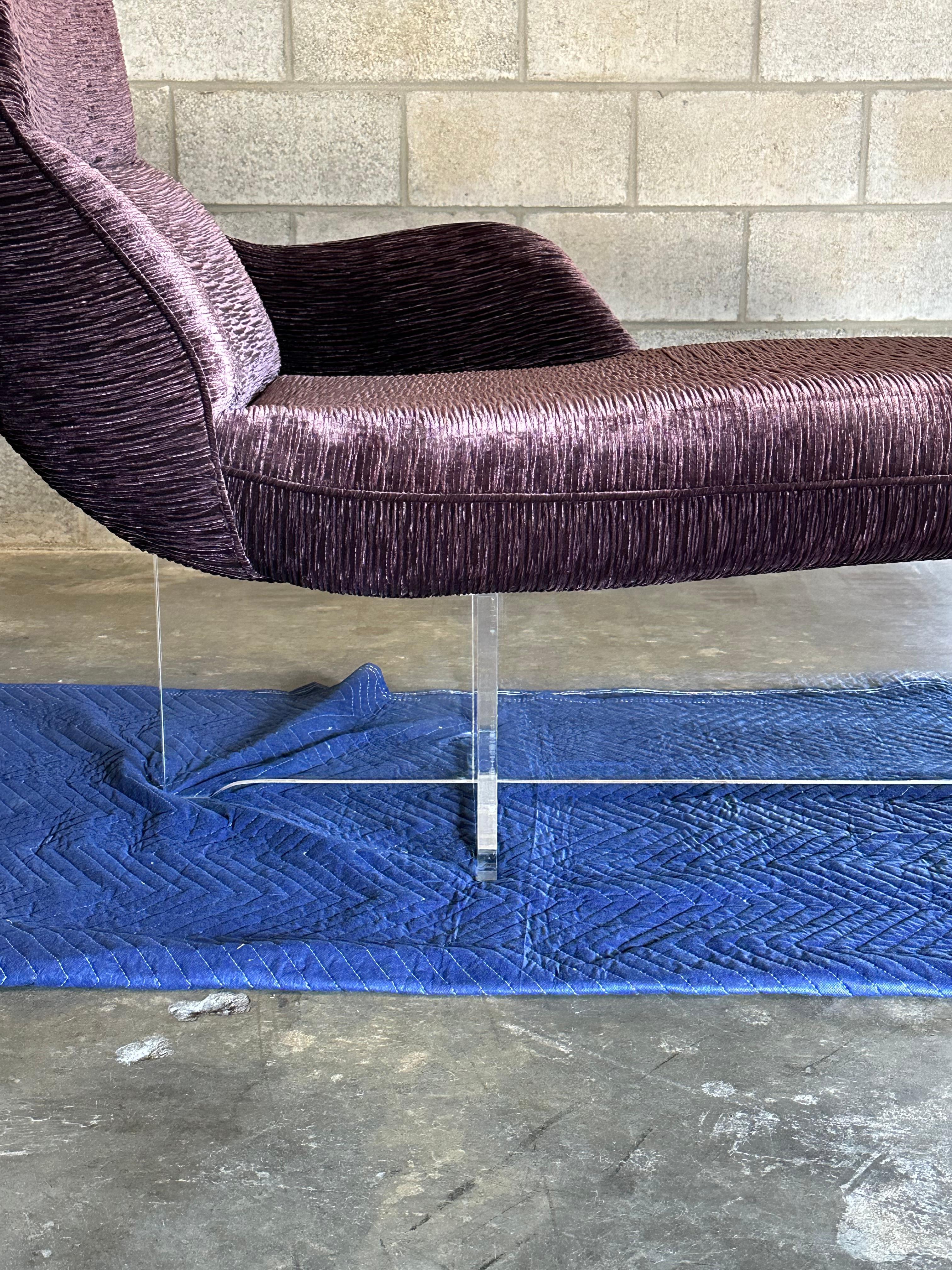 Vladimir Kagan “Erica” Chaise With Lucite Base 10