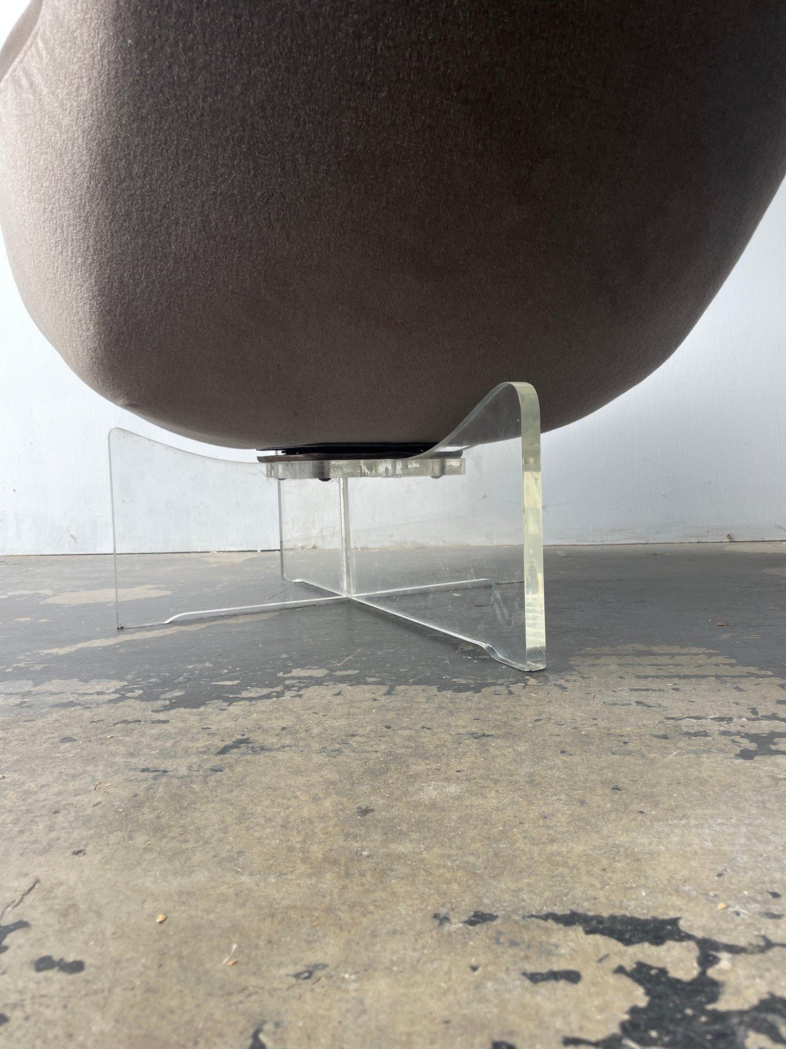 Vladimir Kagan Silla de salón con respaldo alto Erica Model Circa 1967 en venta 3