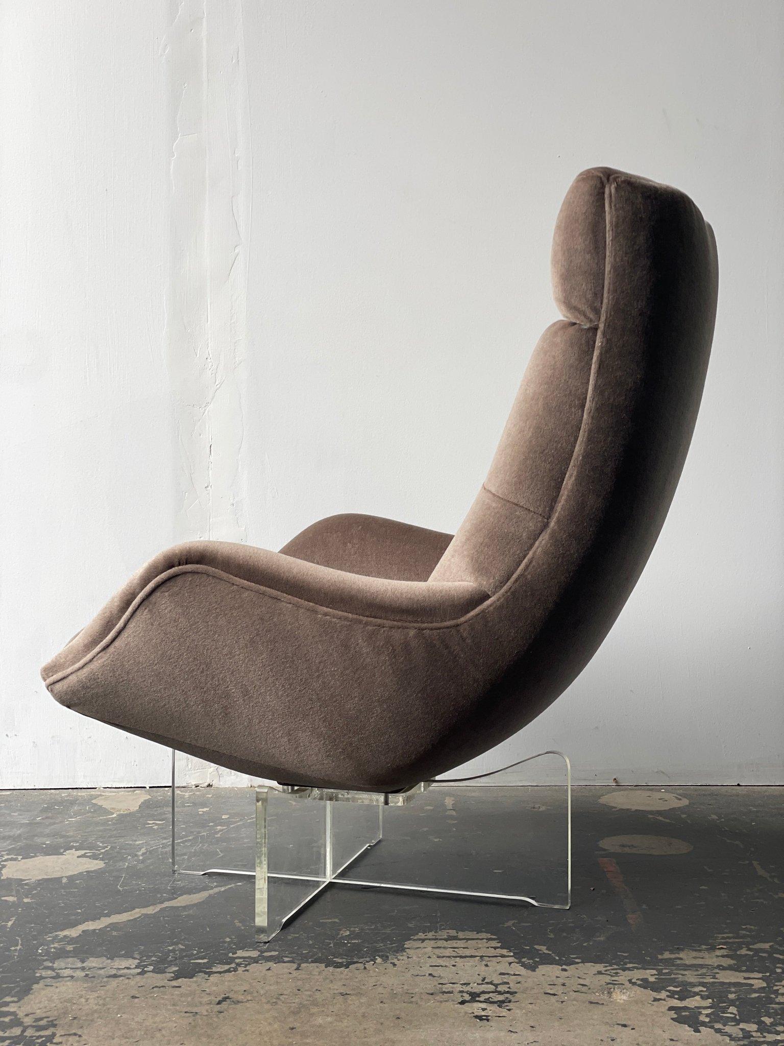 Vladimir Kagan Silla de salón con respaldo alto Erica Model Circa 1967 en venta 2