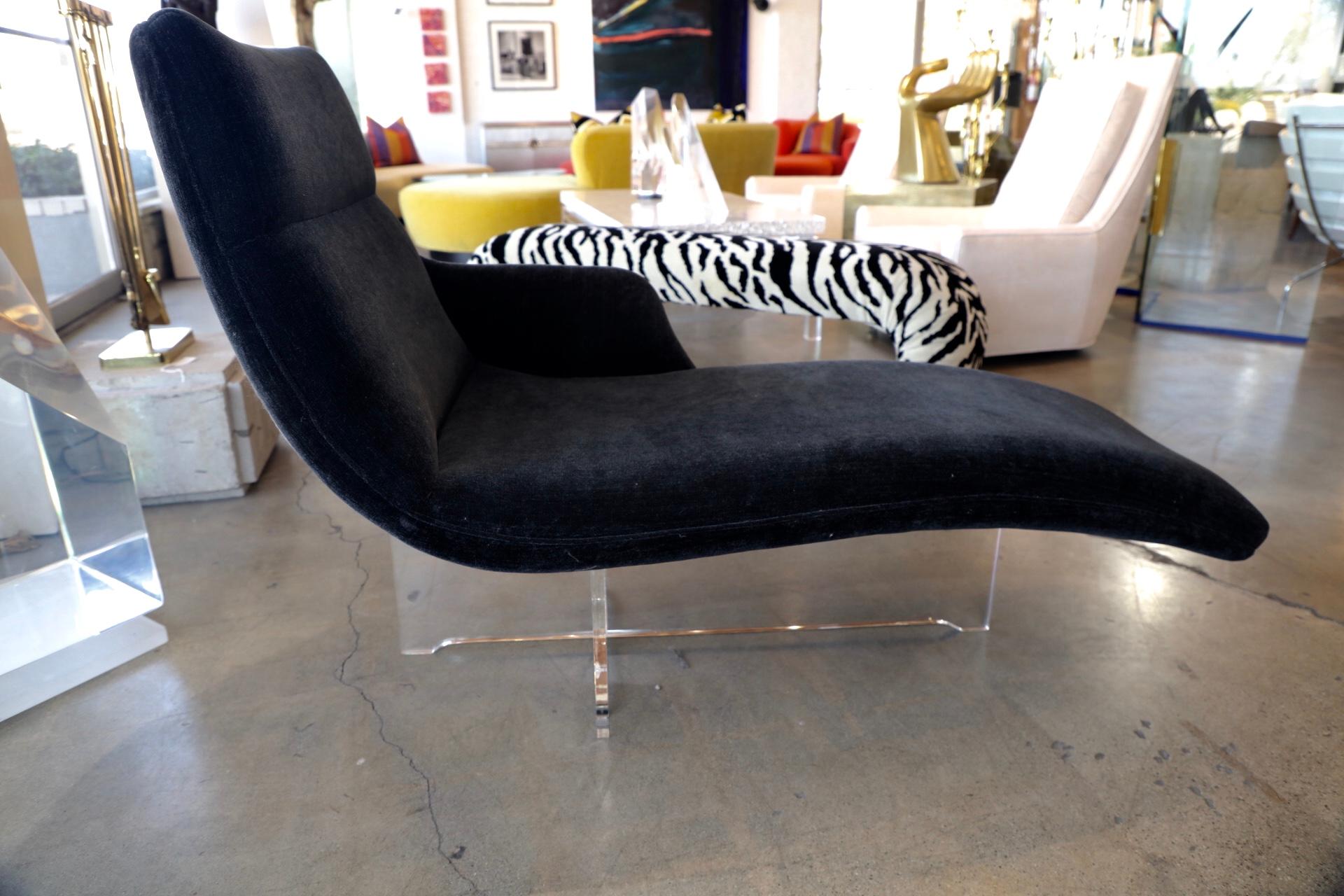 Upholstery Vladimir Kagan Erica Chaise