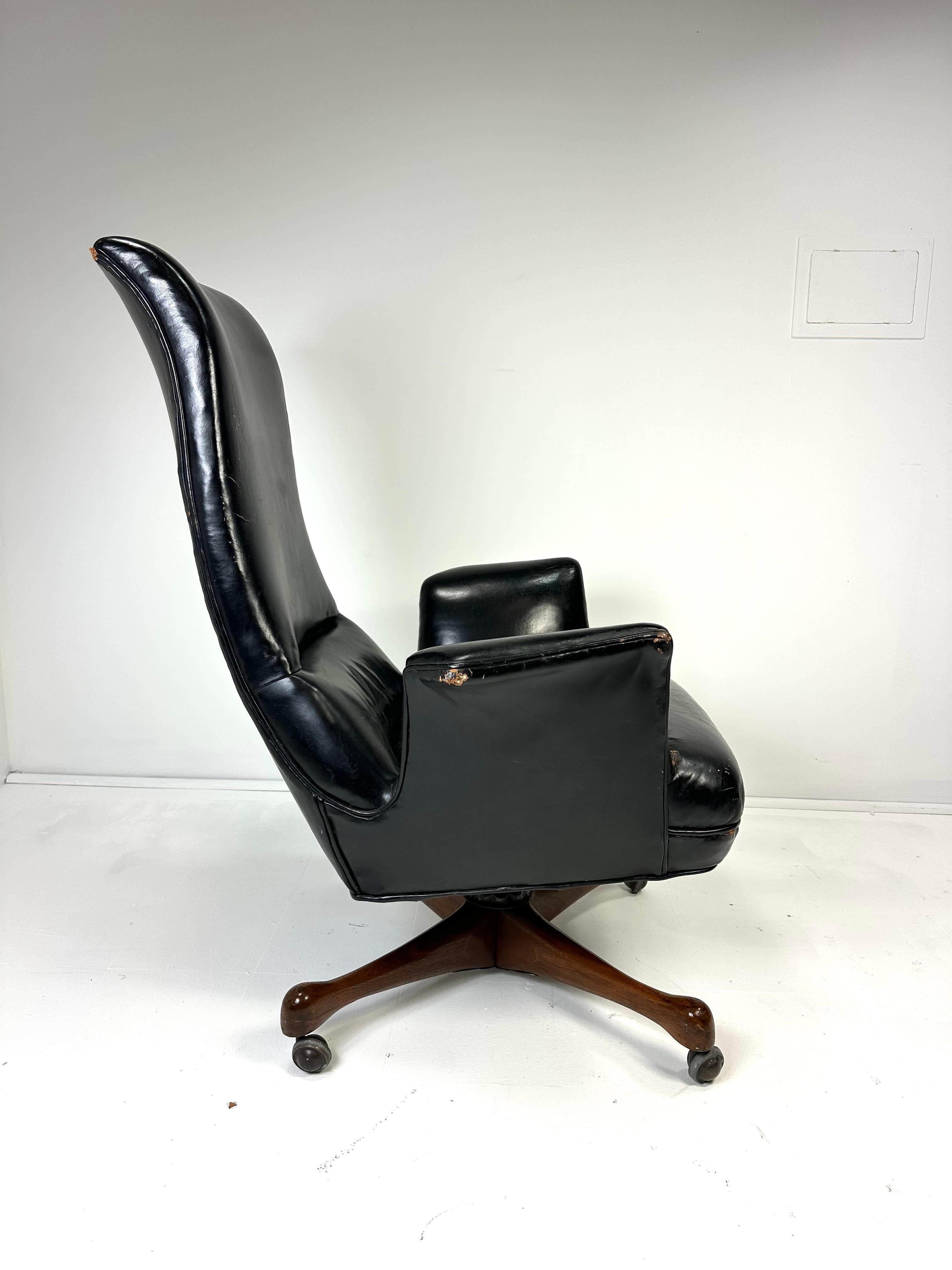 Mid-Century Modern Vladimir Kagan Executive Chair For Sale