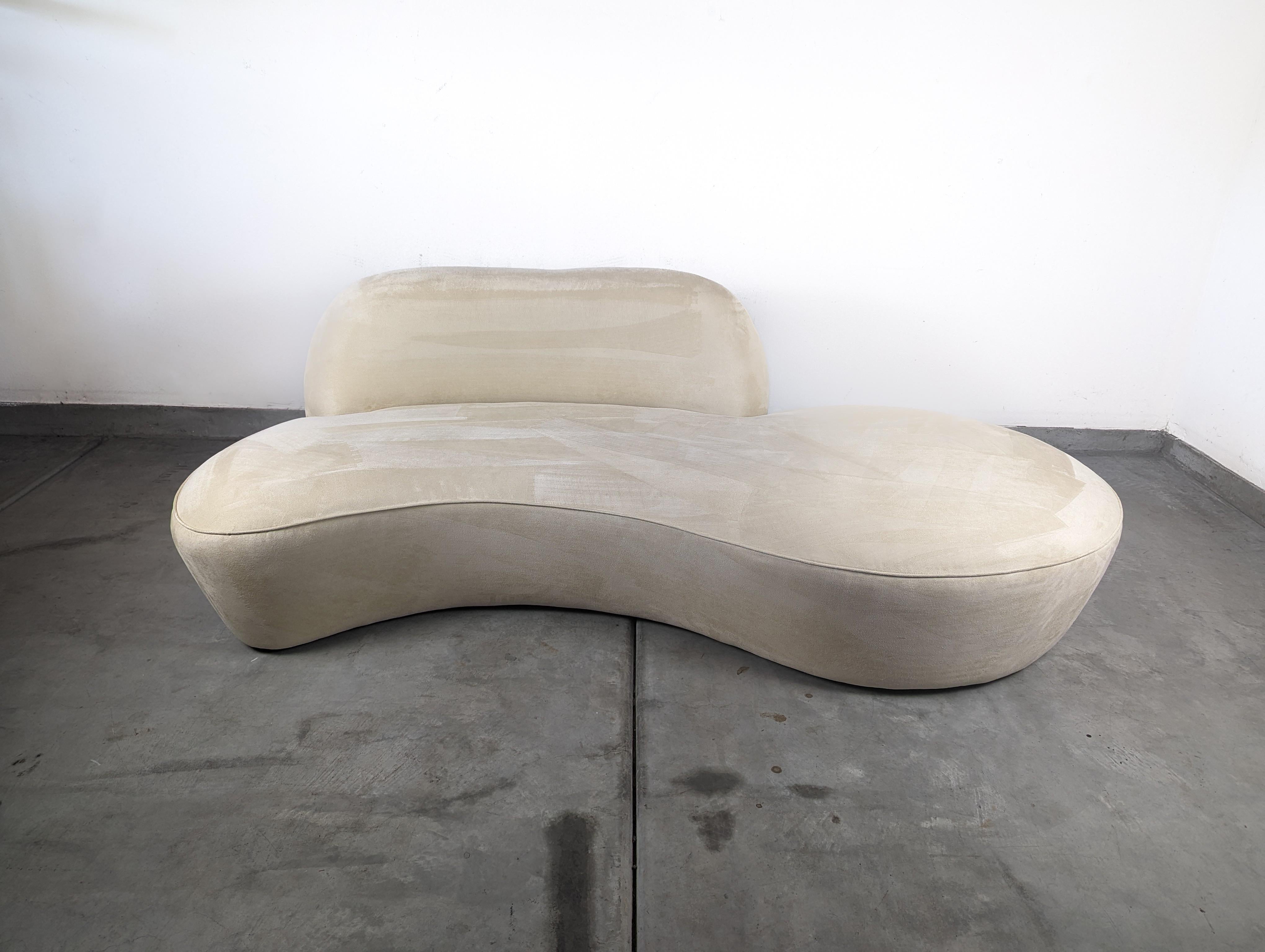 Vladimir Kagan for American Leather Curved 'Zoe' Sofa For Sale 5