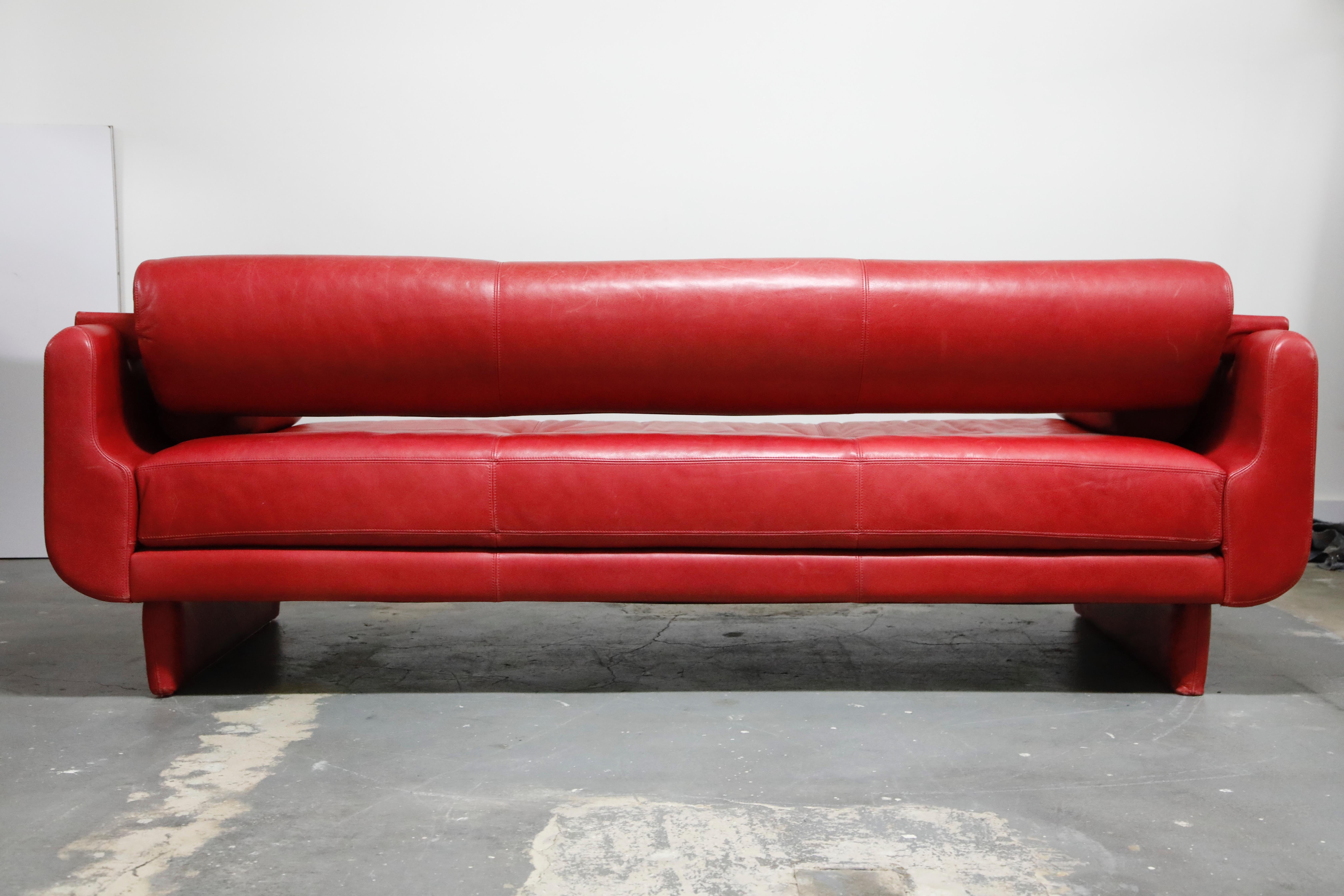 Vladimir Kagan for American Leather 'Matinee' Red Leather Sofa Daybed, Signed In Good Condition In Los Angeles, CA