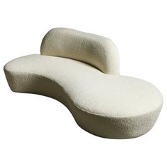 Vladimir Kagan für American Leather 'Zoe' Sofa, neu gepolstert mit Bouclé, signiert