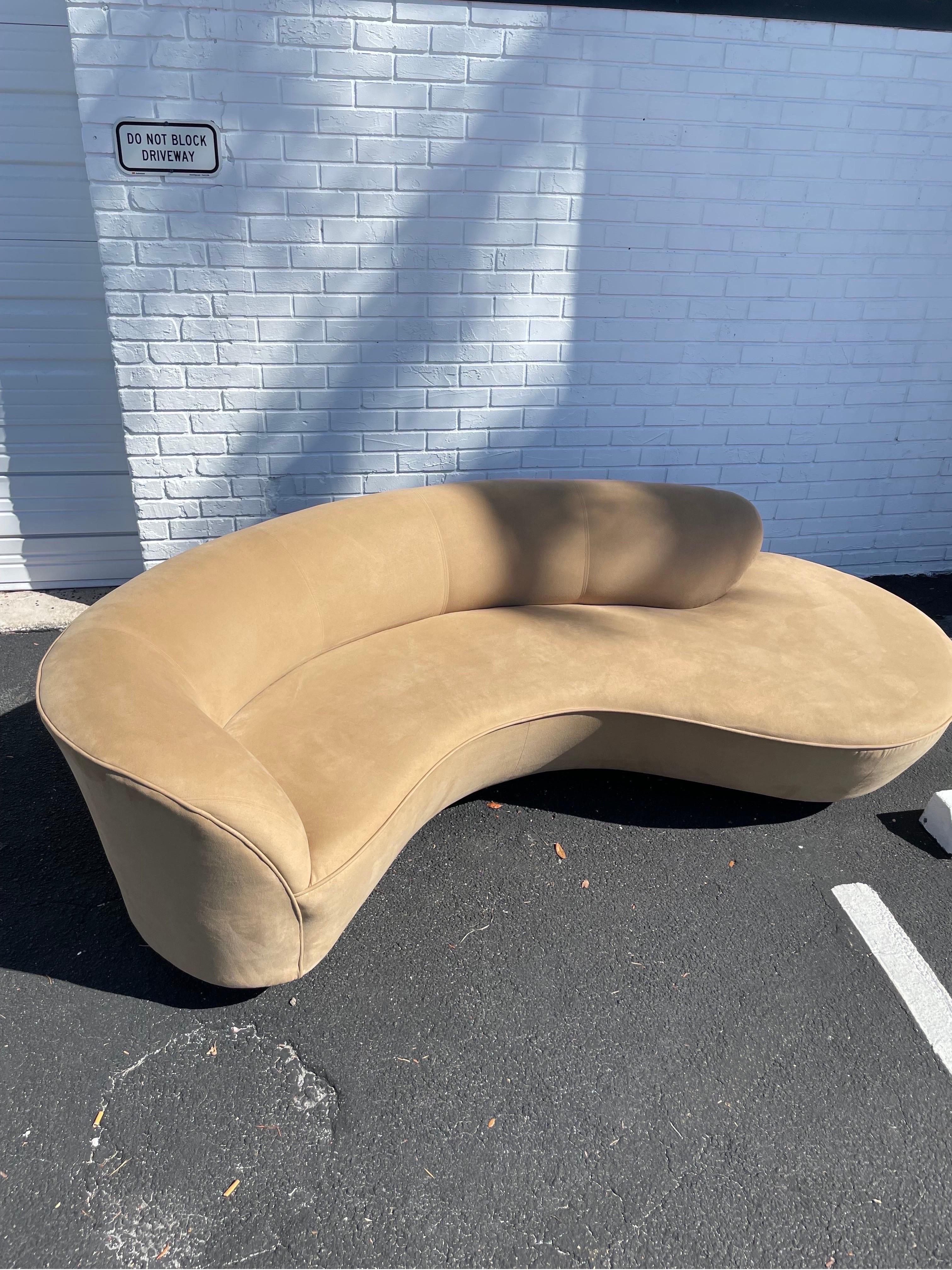 Authentic Vladimir Kagan for Directional “Cloud” Sofa. Original tan microfiber fabric. Some water marks on seat please see pictures. Label on bottom.