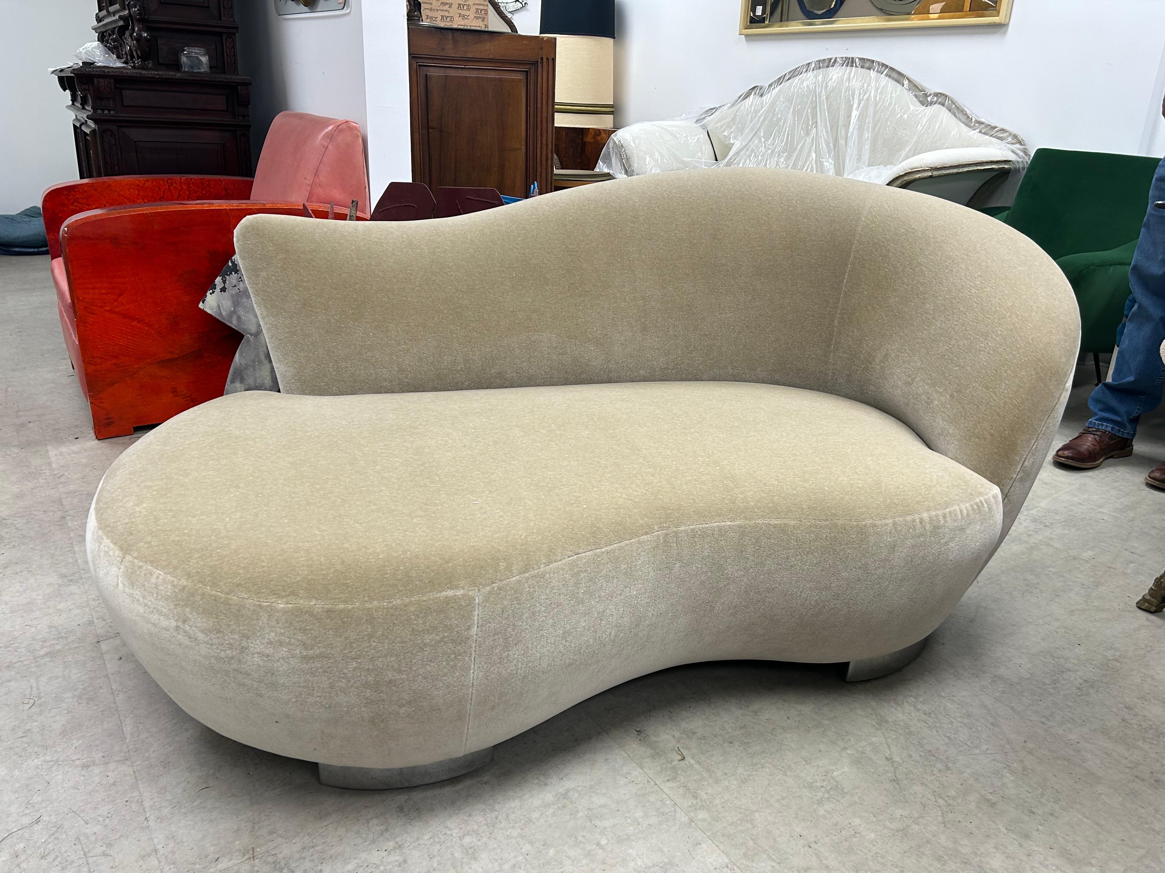 Vladimir Kagan Para Sofá Nube Direccional En Mohair Estadounidense en venta