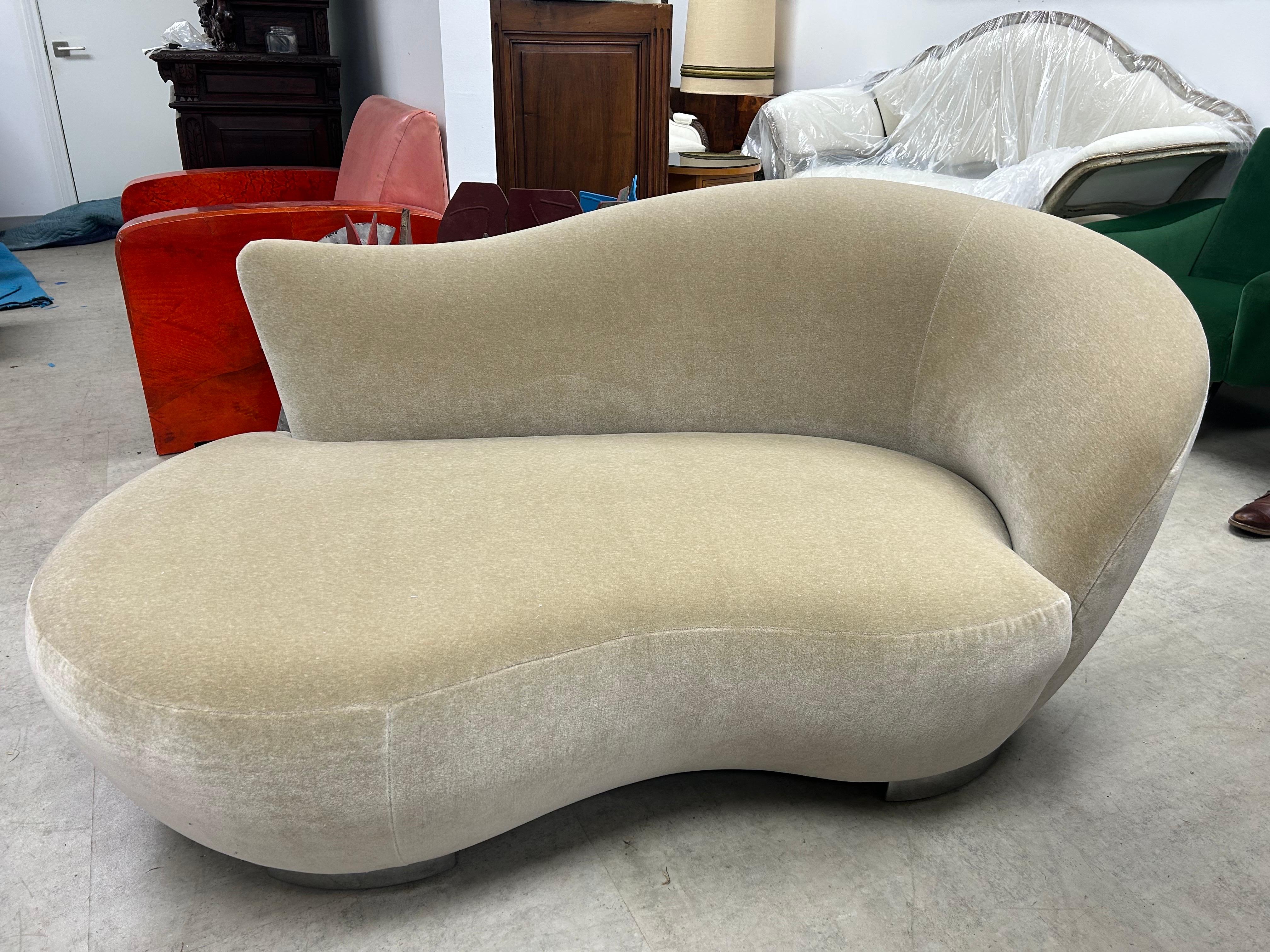 Vladimir Kagan Para Sofá Nube Direccional En Mohair finales del siglo XX en venta