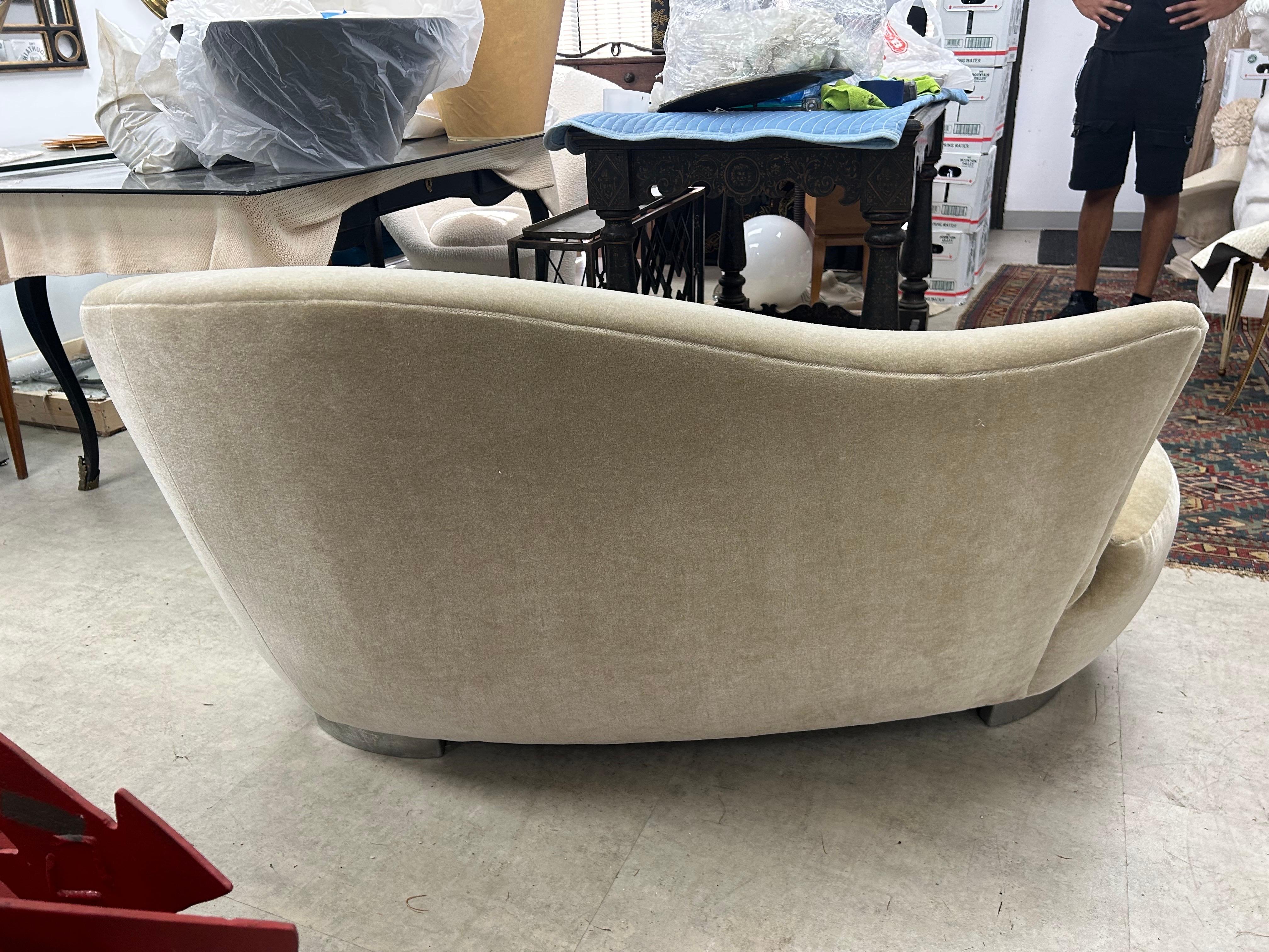 Vladimir Kagan Para Sofá Nube Direccional En Mohair Acero en venta