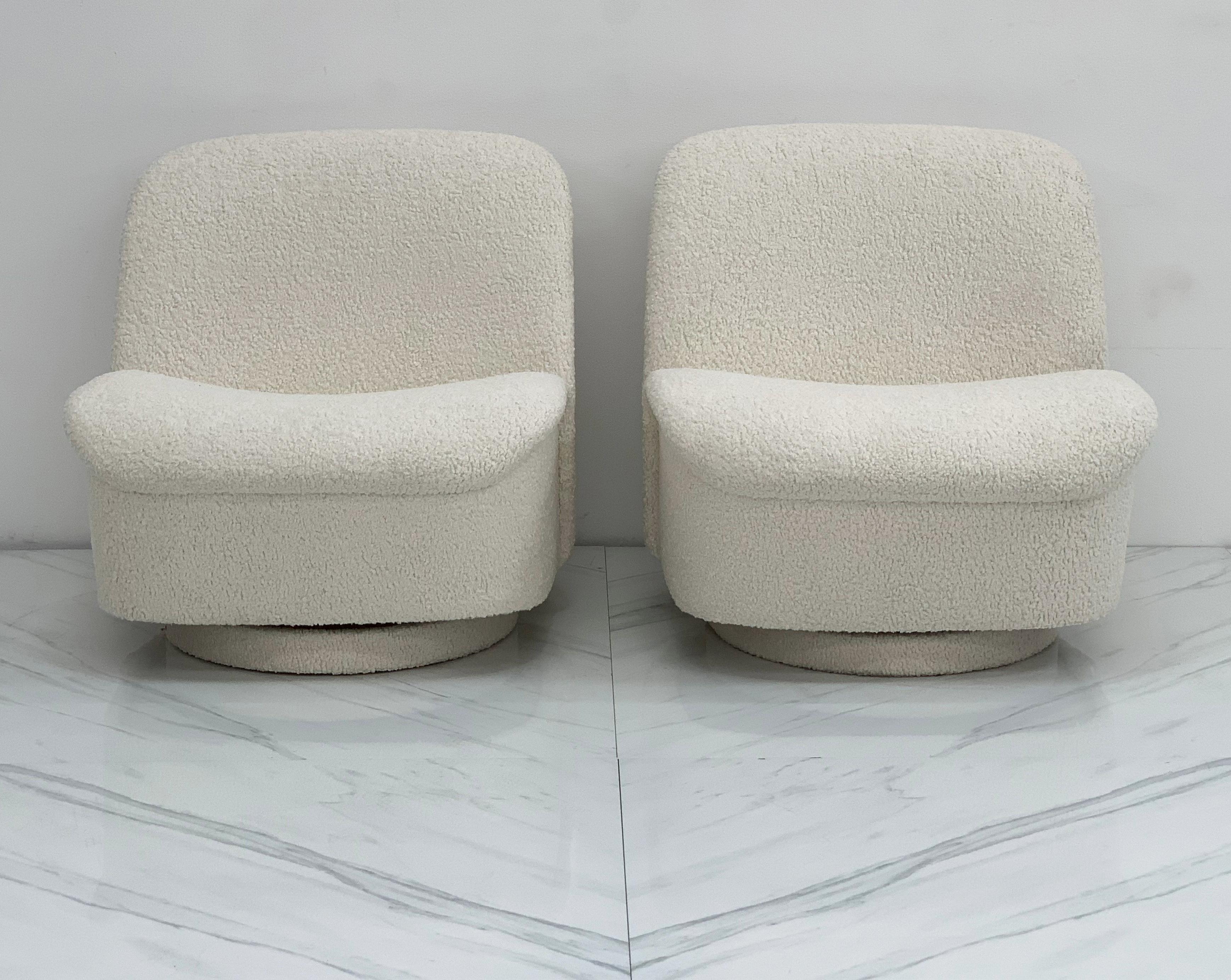 Vladimir Kagan for Directional Furniture Swivel Lounge Chairs in Boucle, a Pair 3