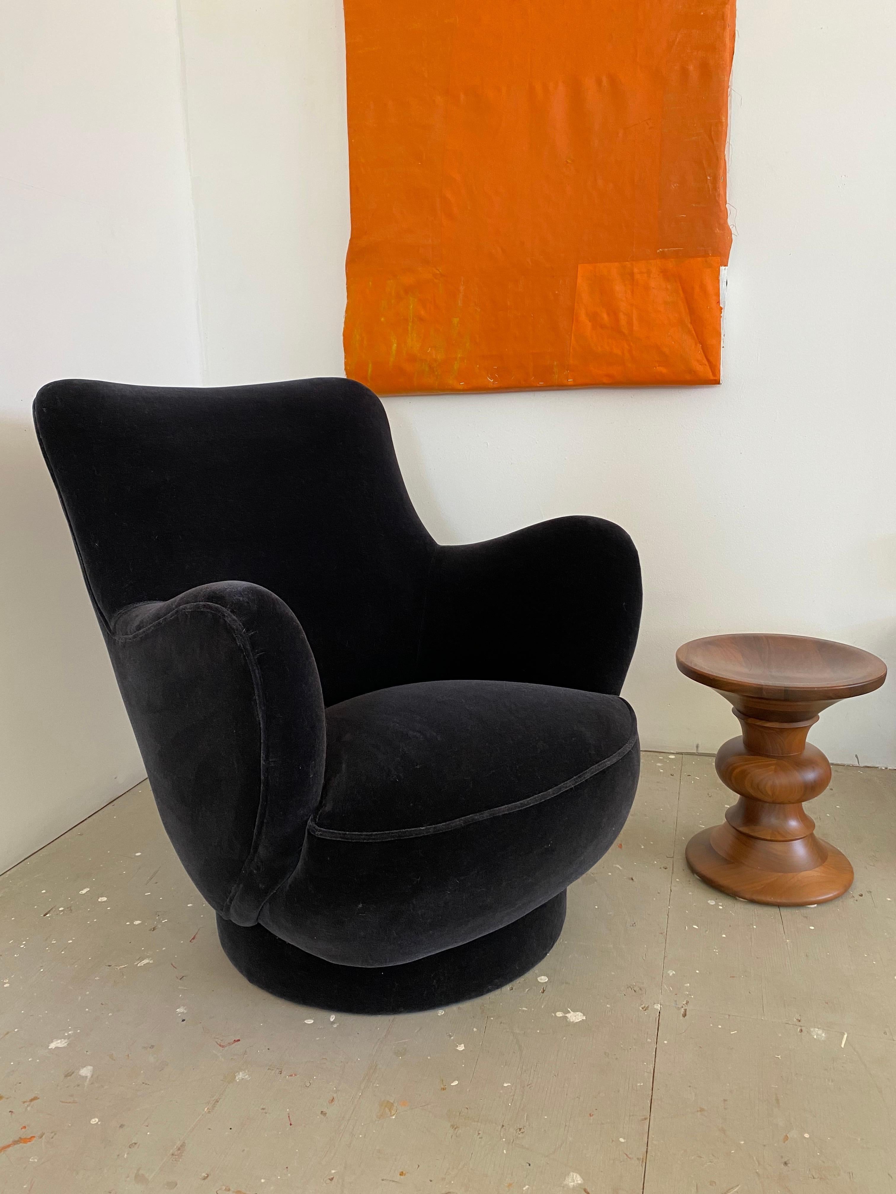 Vladimir Kagan for Directional High-Back Swivel Lounge Chair For Sale 3