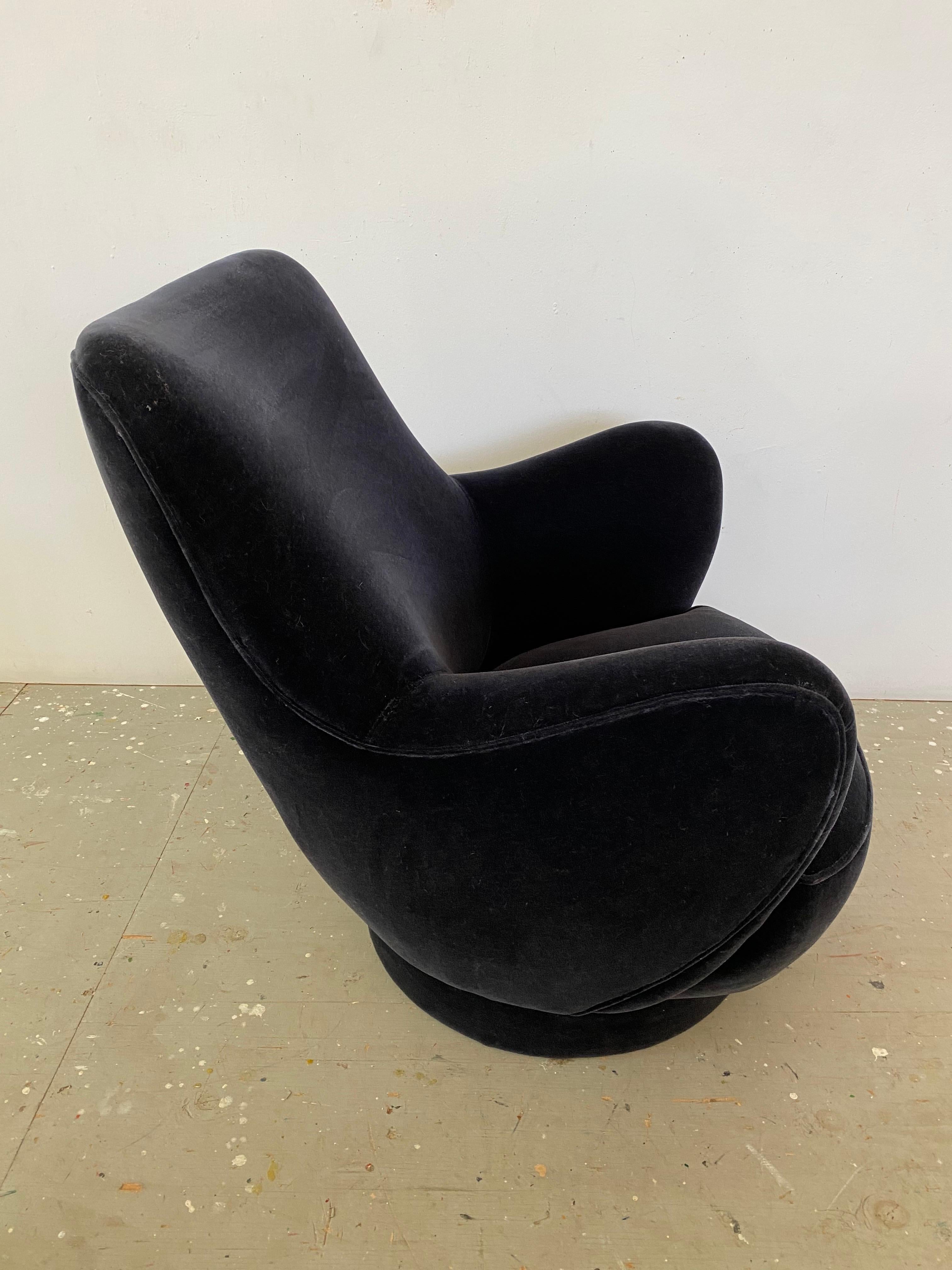 Mid-Century Modern Vladimir Kagan pour Directional fauteuil de salon pivotant à haut dossier en vente