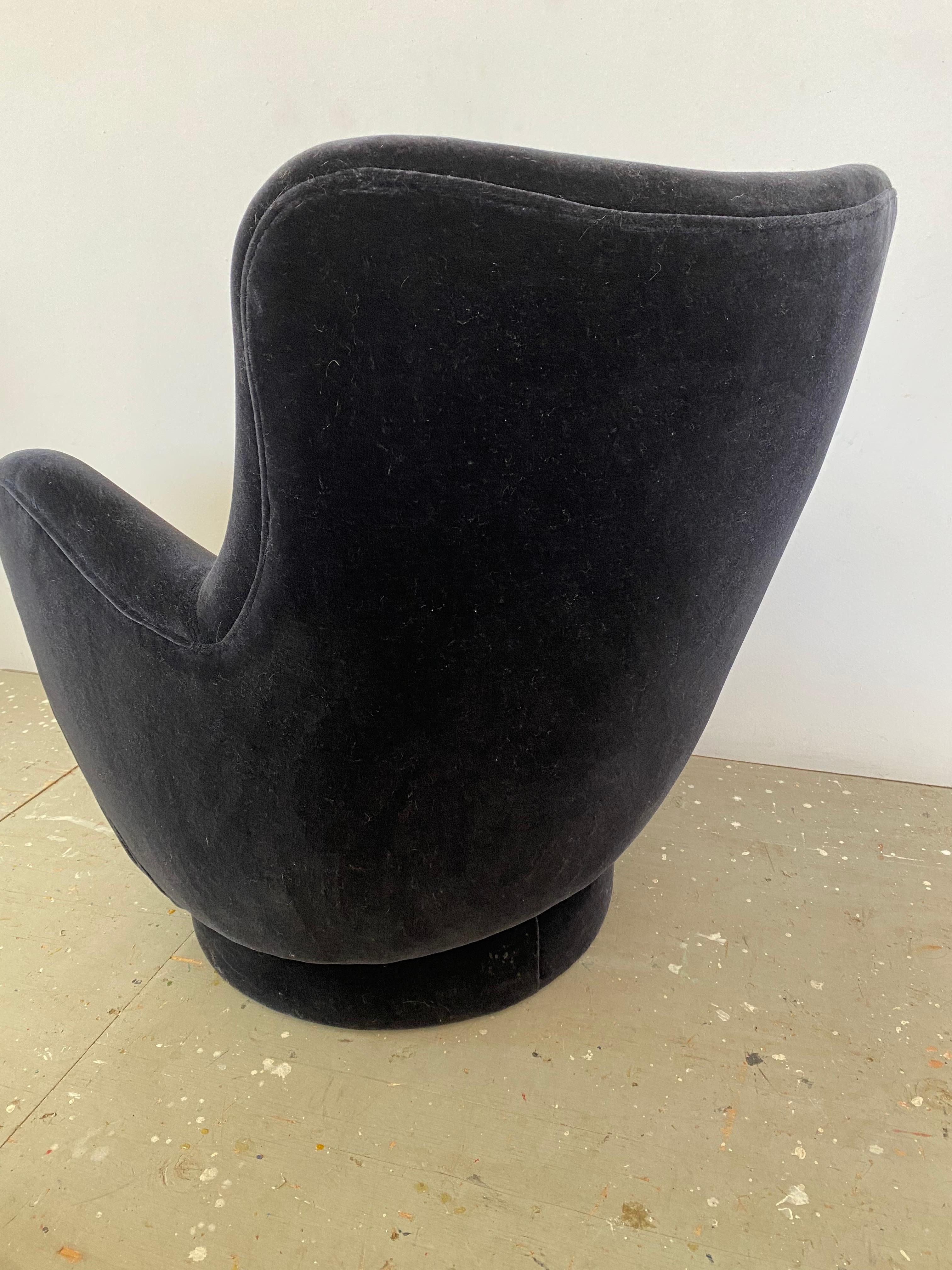 Vladimir Kagan for Directional High-Back Swivel Lounge Chair For Sale 1