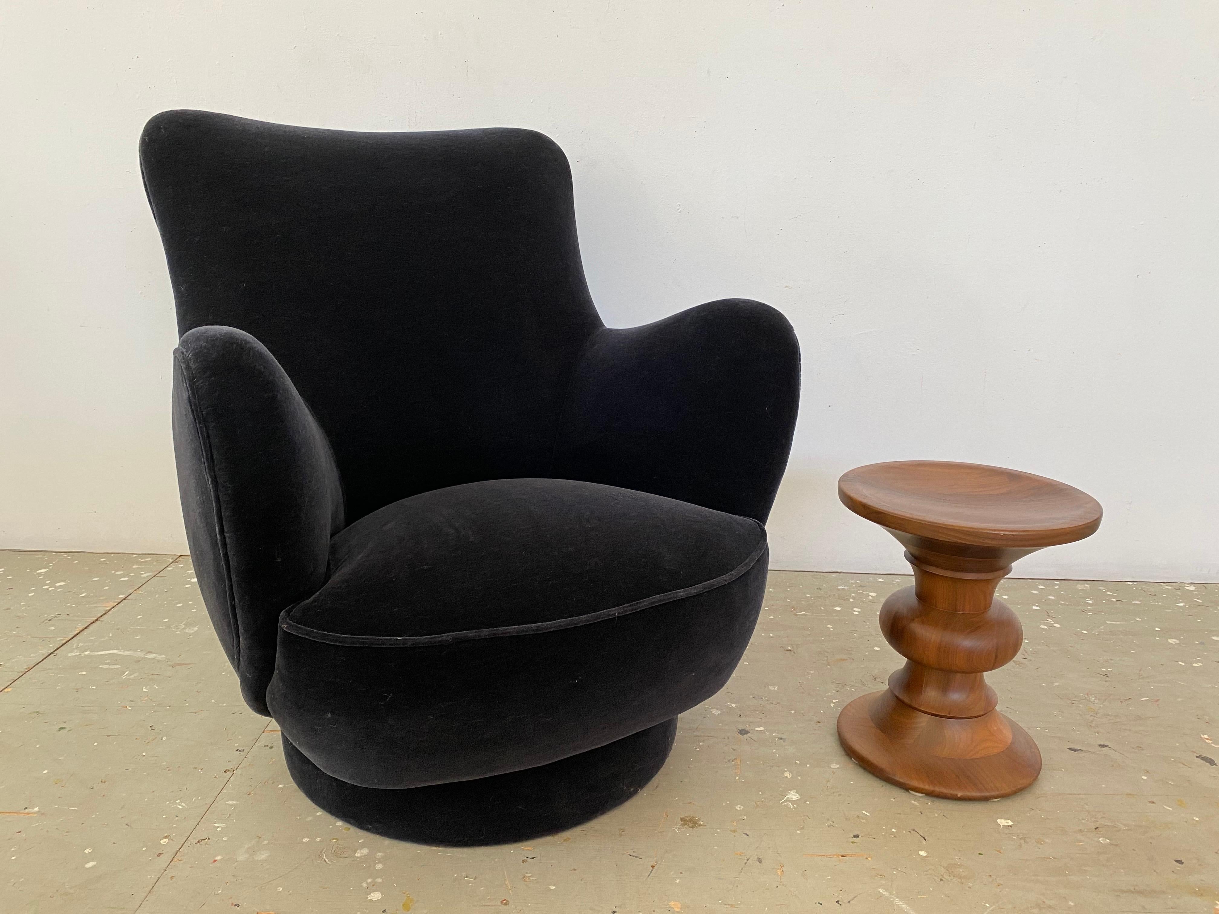 Vladimir Kagan for Directional High-Back Swivel Lounge Chair For Sale 2