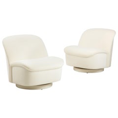 1970s Directional Pair of Swivel Lounge Chairs in Ivory Velvet 