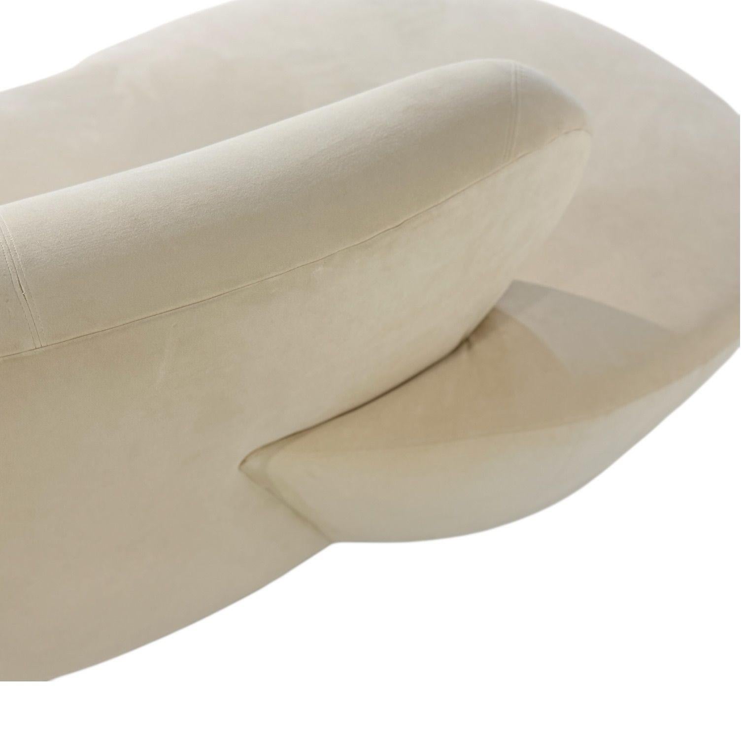 Vladimir Kagan for Directional Serpentine Cloud Sofa, 2000 In Good Condition For Sale In Chicago, IL