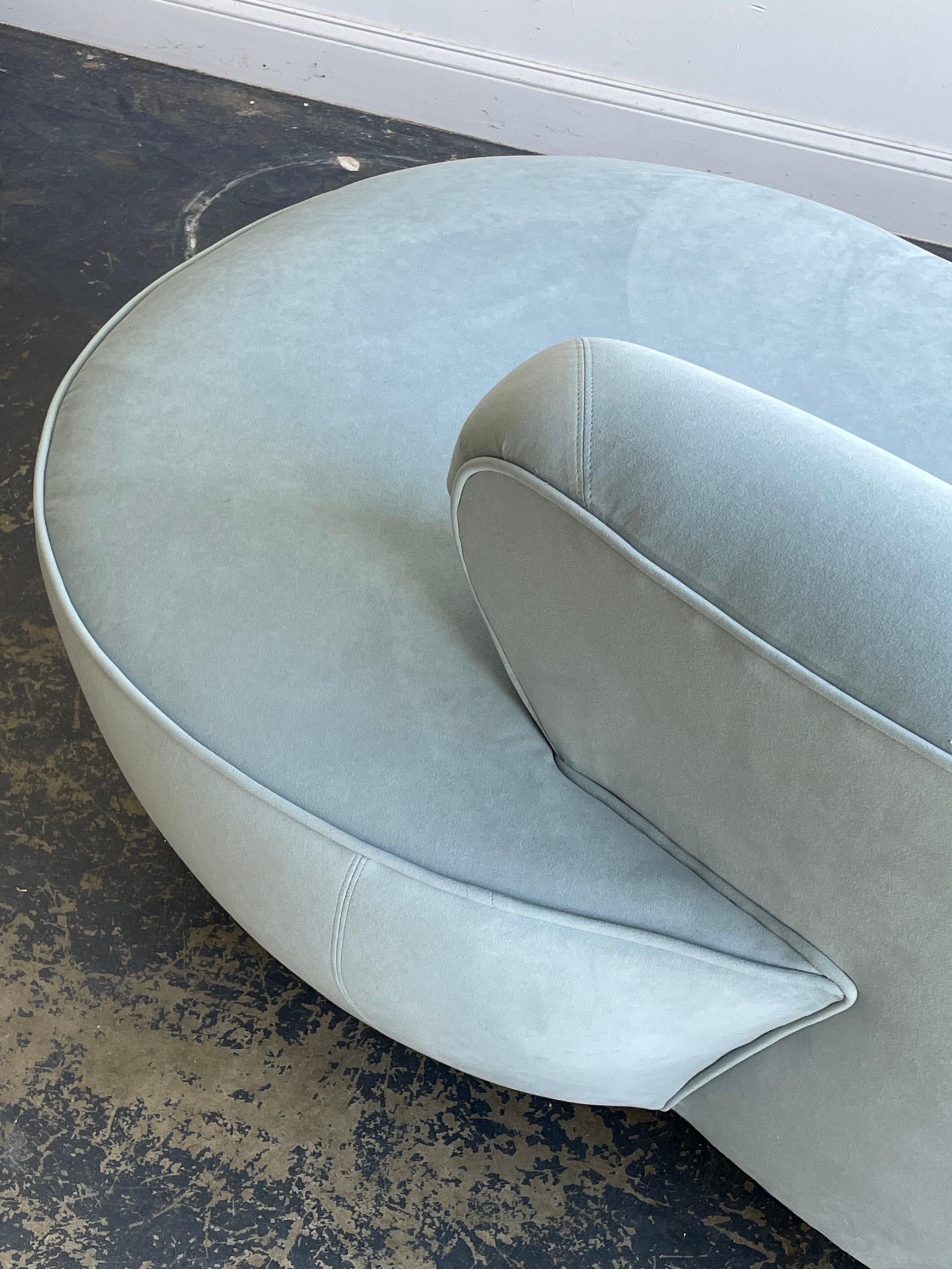 Contemporary Vladimir Kagan for Directional Serpentine Cloud Sofa with Lucite Support