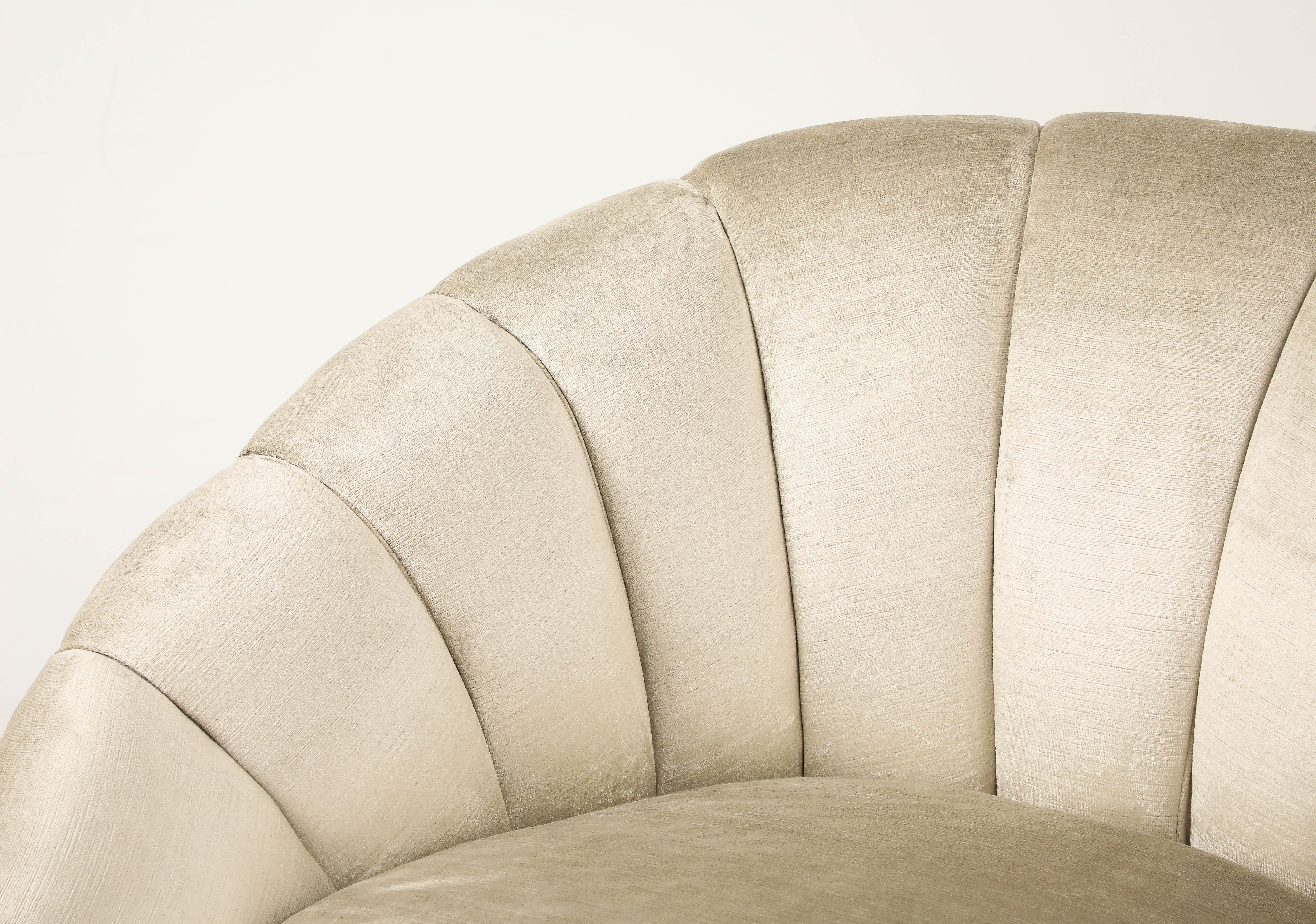 Vladimir Kagan für Directional Swivel Lounge Chairs In Samt (Ende des 20. Jahrhunderts) im Angebot