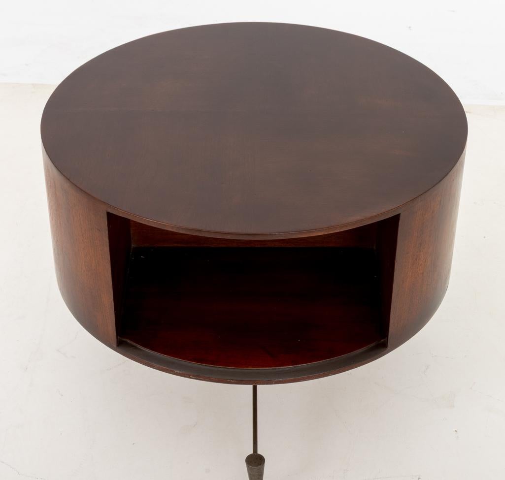 Vladimir Kagan for Grosfeld House Mid-Century Modern Revolving Side Table, 1957 In Good Condition For Sale In Astoria, NY