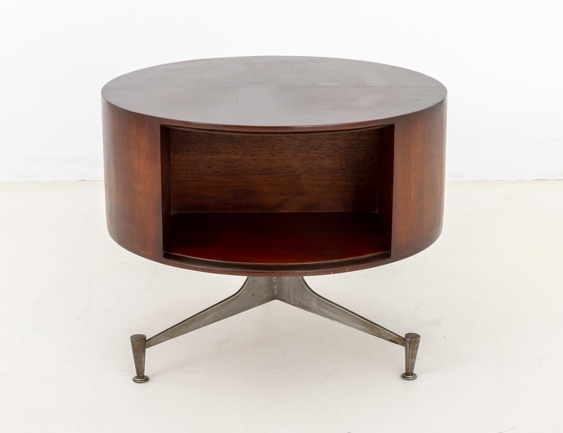 Vladimir Kagan for Grosfeld House Mid-Century Modern Revolving Side Table, 1957 For Sale 1