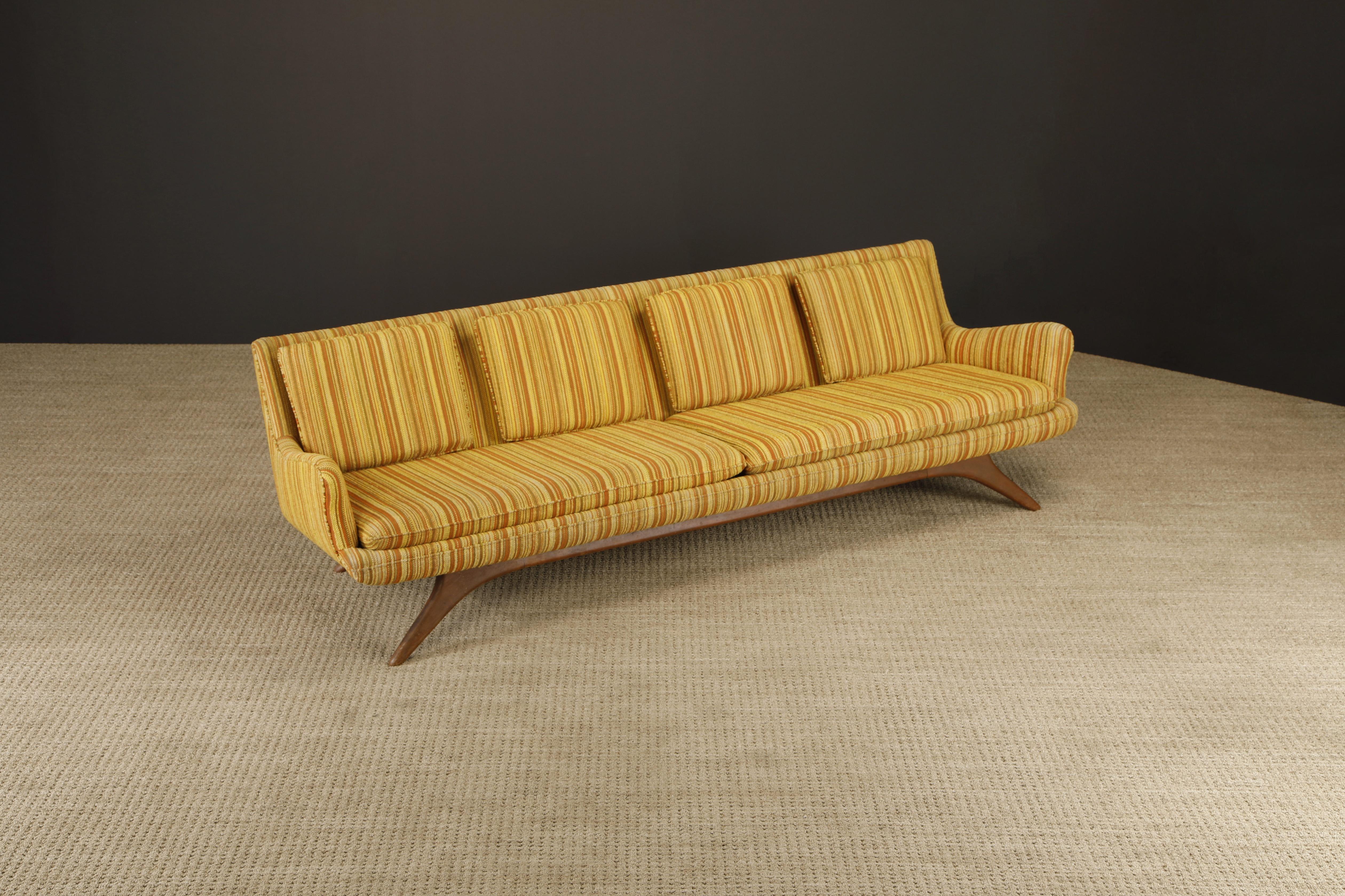 Vladimir Kagan for Grosfeld House Rare Four-Seat Sculptural Sofa, 1950s In Good Condition In Los Angeles, CA