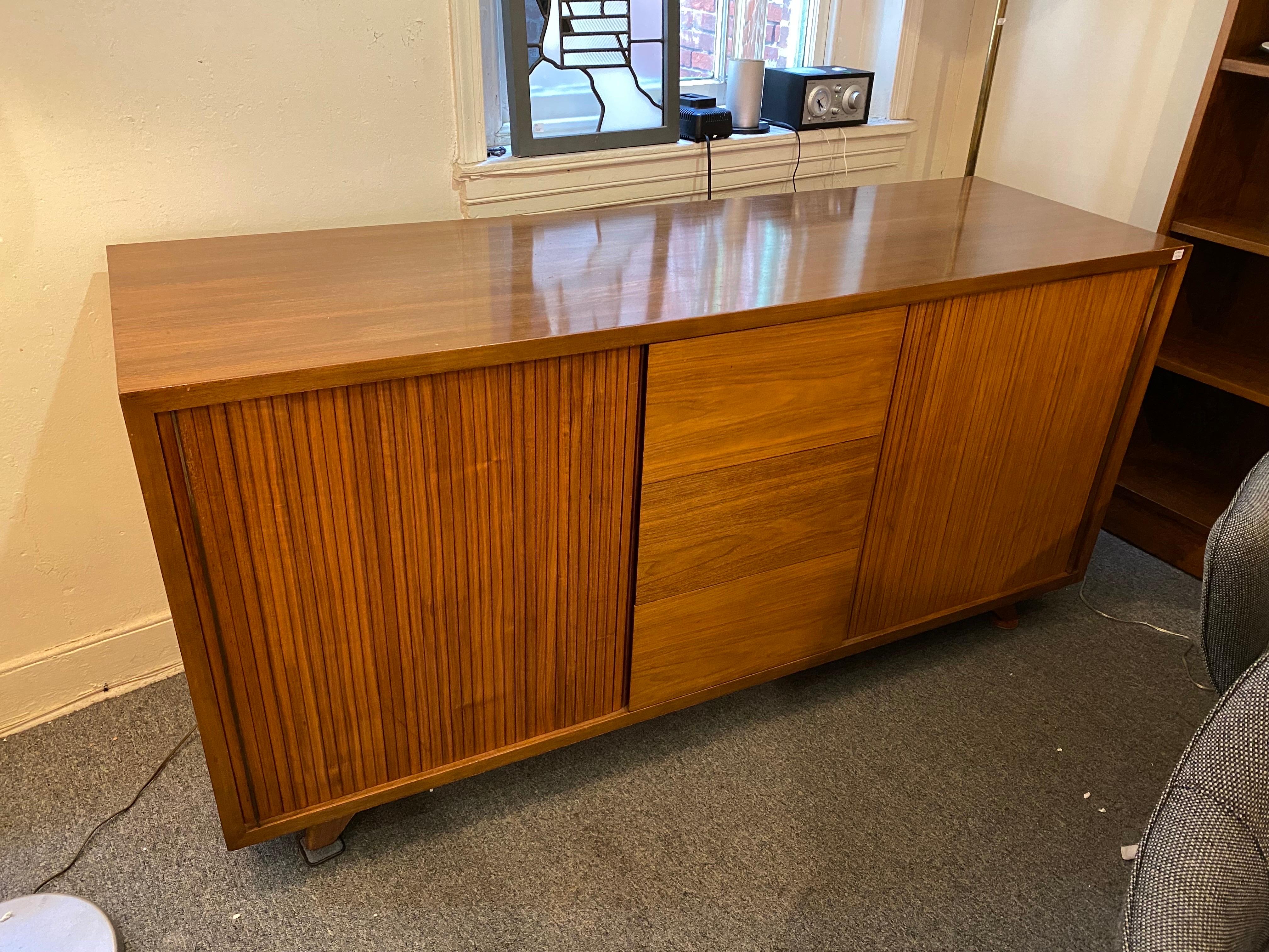 Vladimir Kagan for Kagan/ Dreyfuss Credenza or Bedroom Cabinet For Sale 5