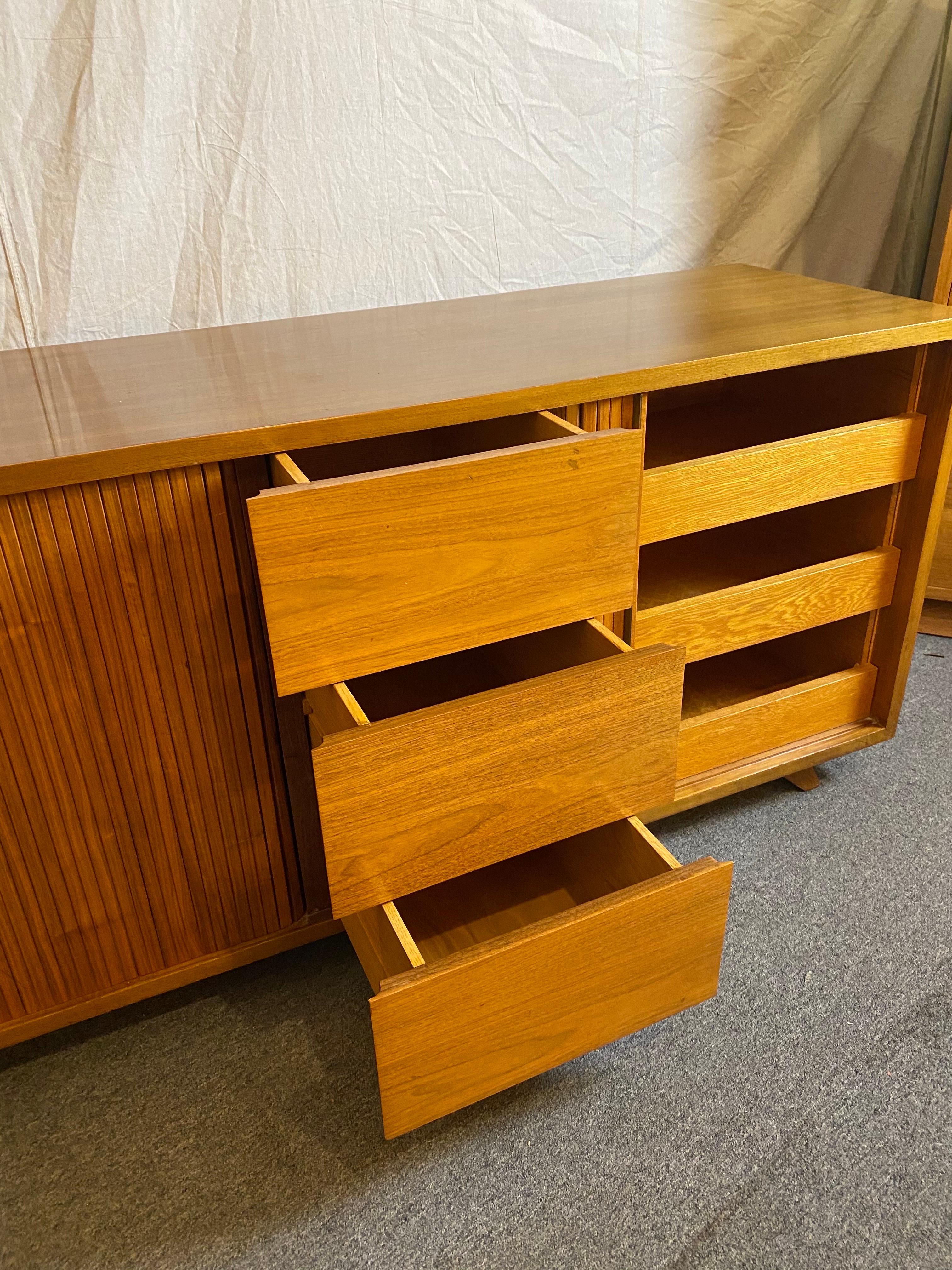 Vladimir Kagan for Kagan/ Dreyfuss Credenza or Bedroom Cabinet For Sale 8