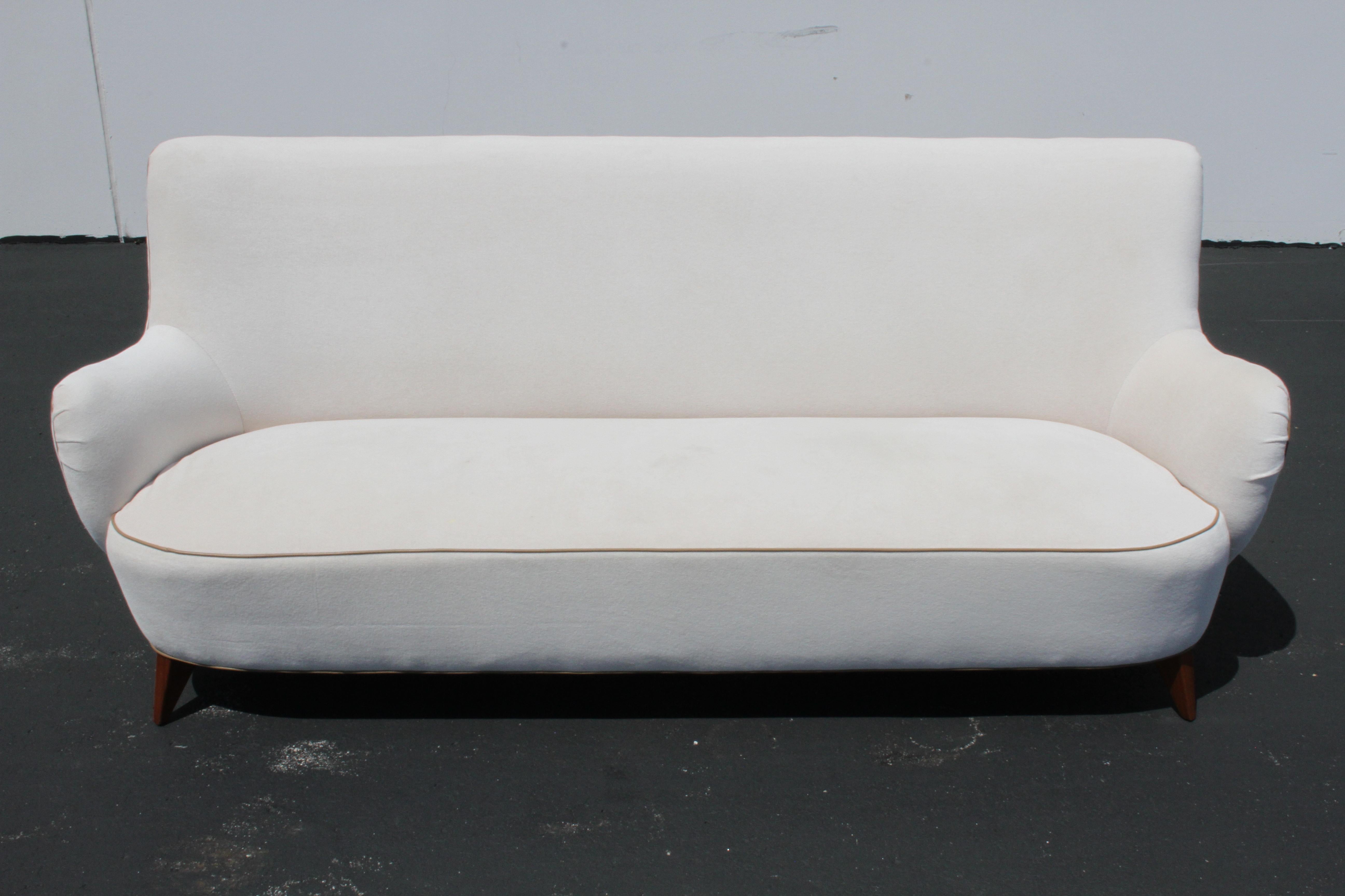 Vladimir Kagan for Pucci Sculptural Form Sofa, Holy Hunt Fabric 2