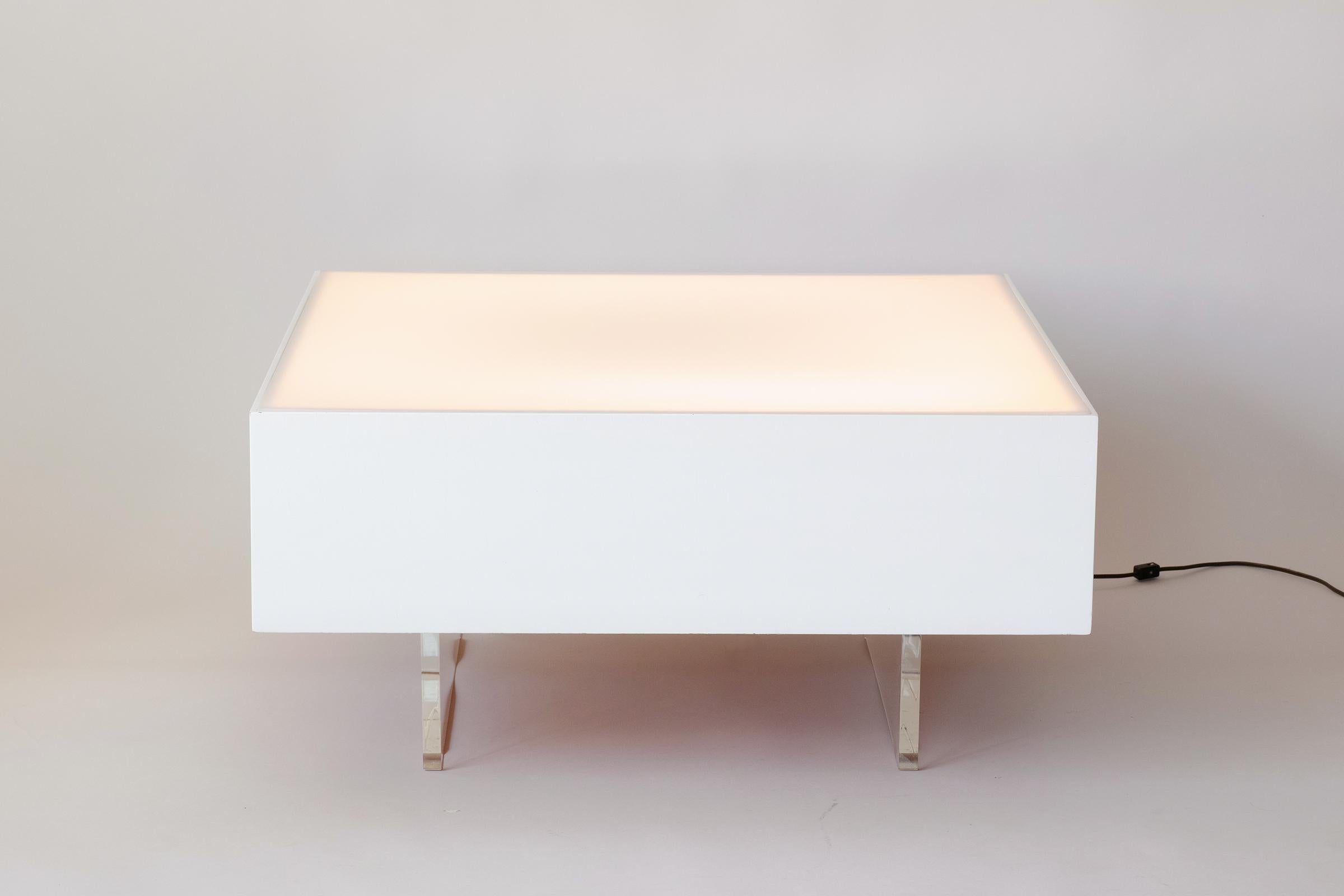Illuminated Omnibus Coffee or End Table For Sale 6