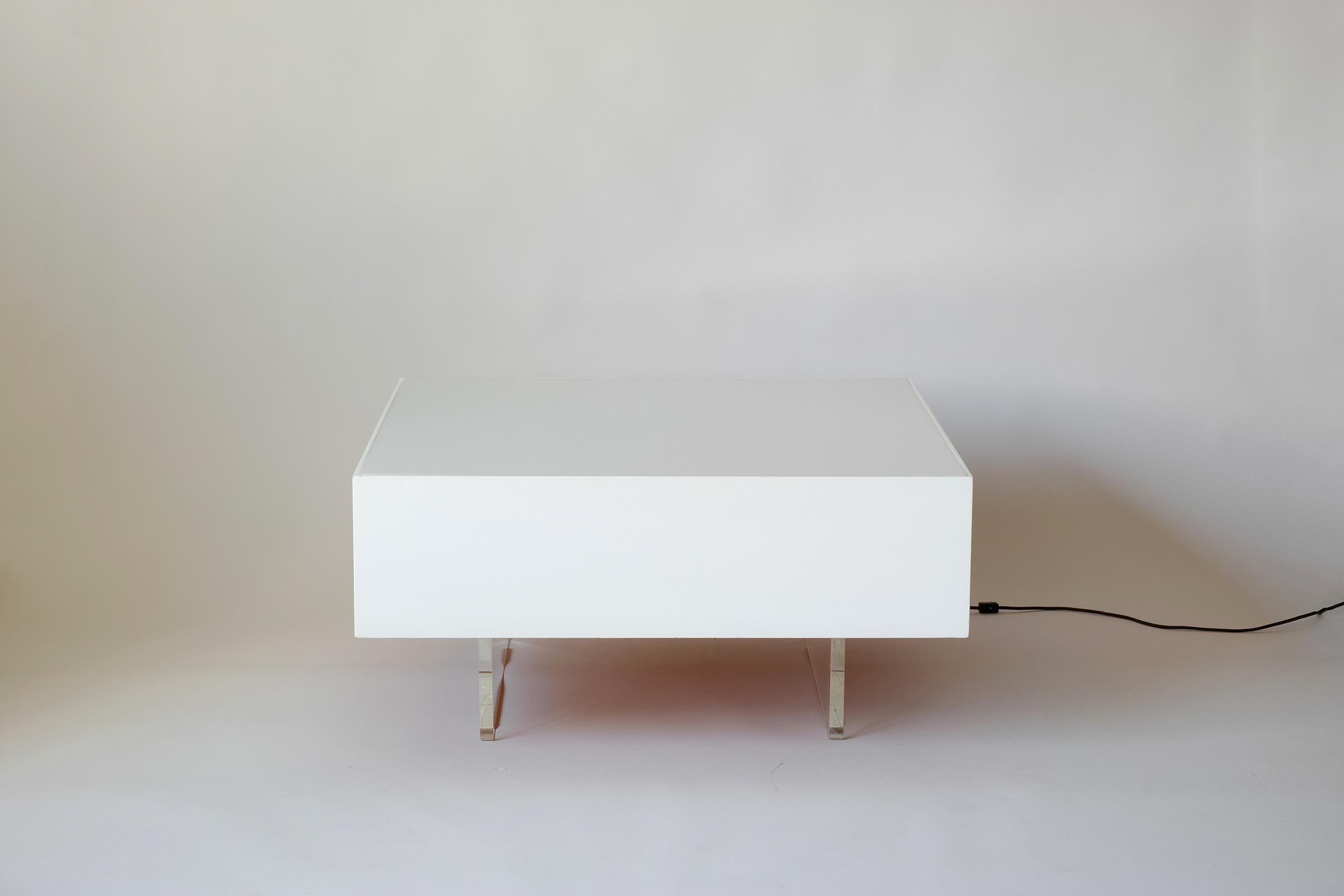 Illuminated Omnibus Coffee or End Table For Sale 1